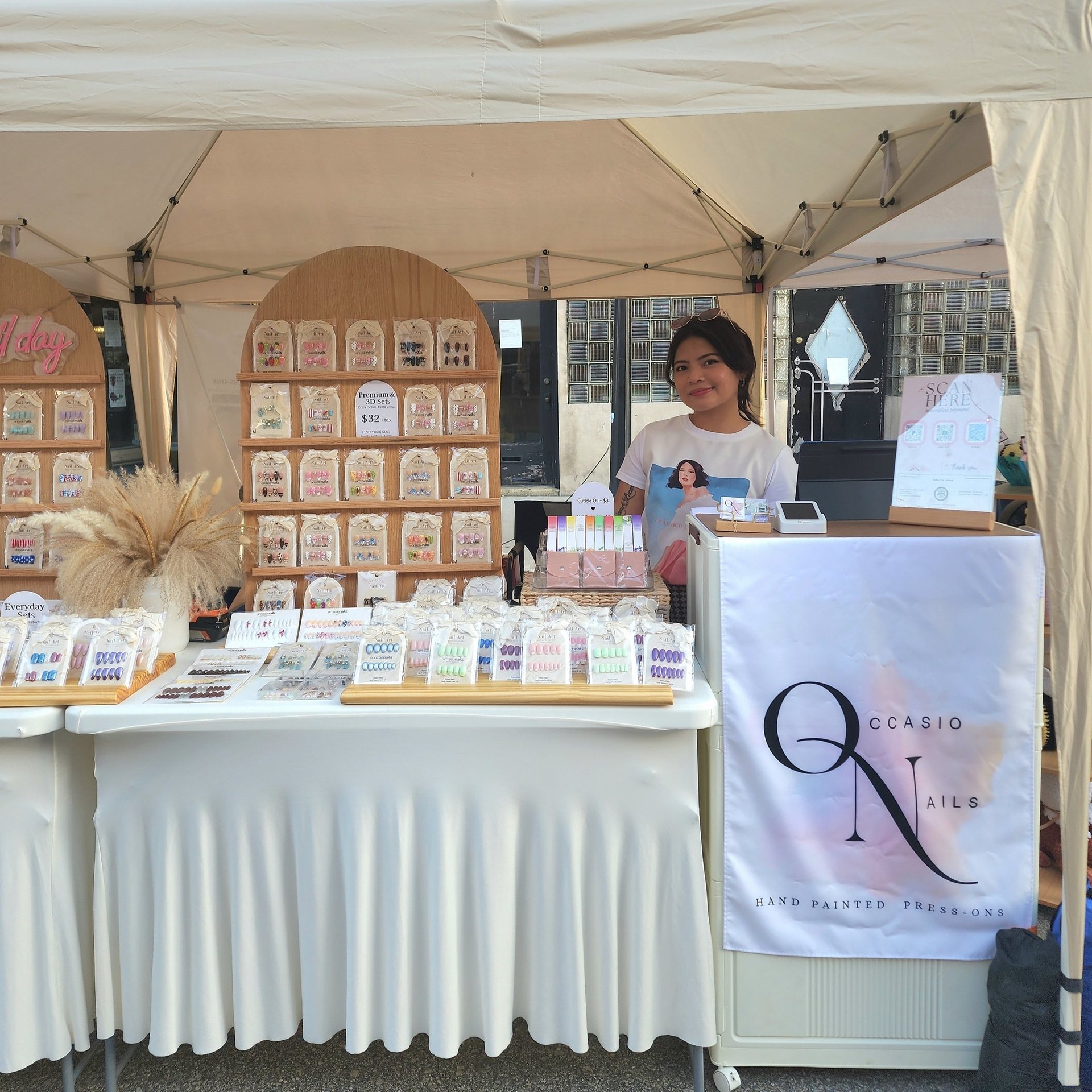 a yellow sign that says craft fair on it