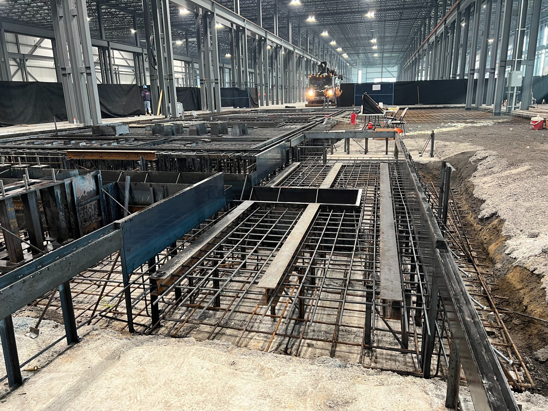 black and white bed linen