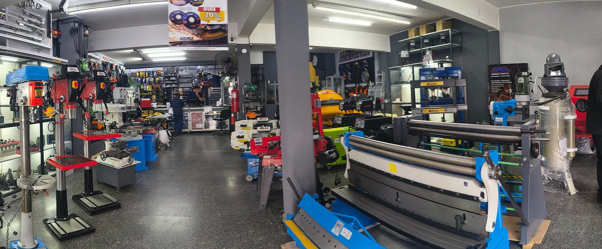 gray computer monitor