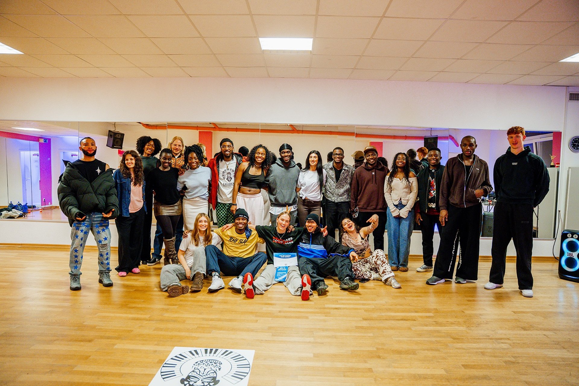 black and white bed linen