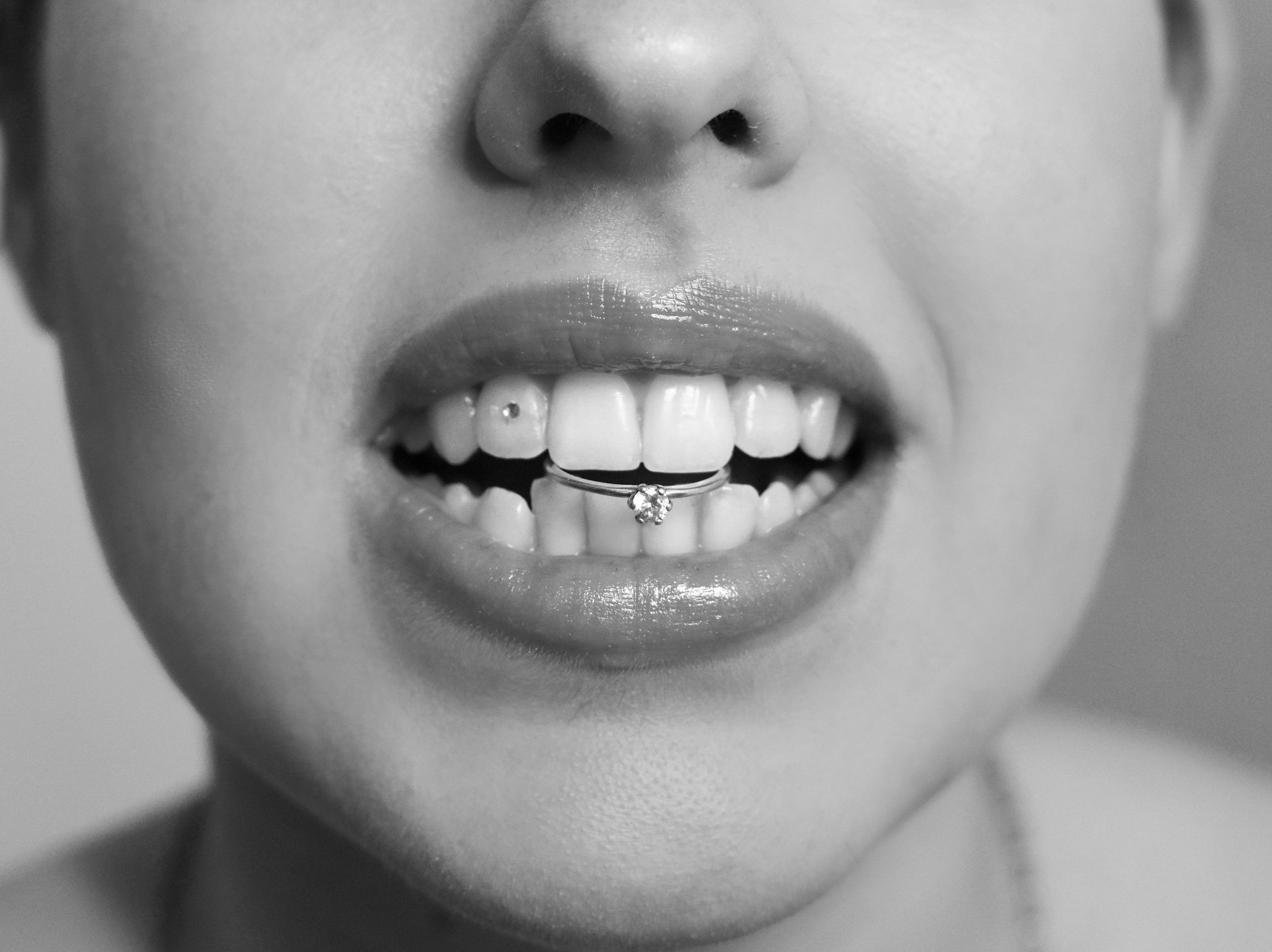 black and white bed linen