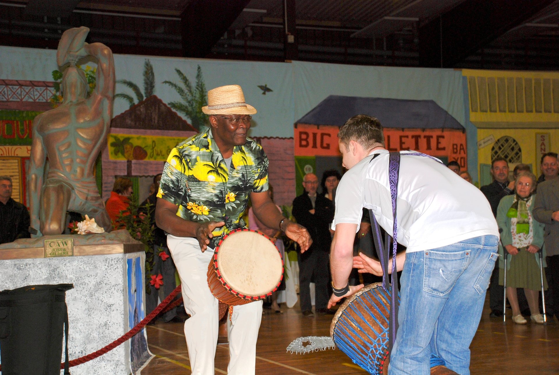 black and white bed linen