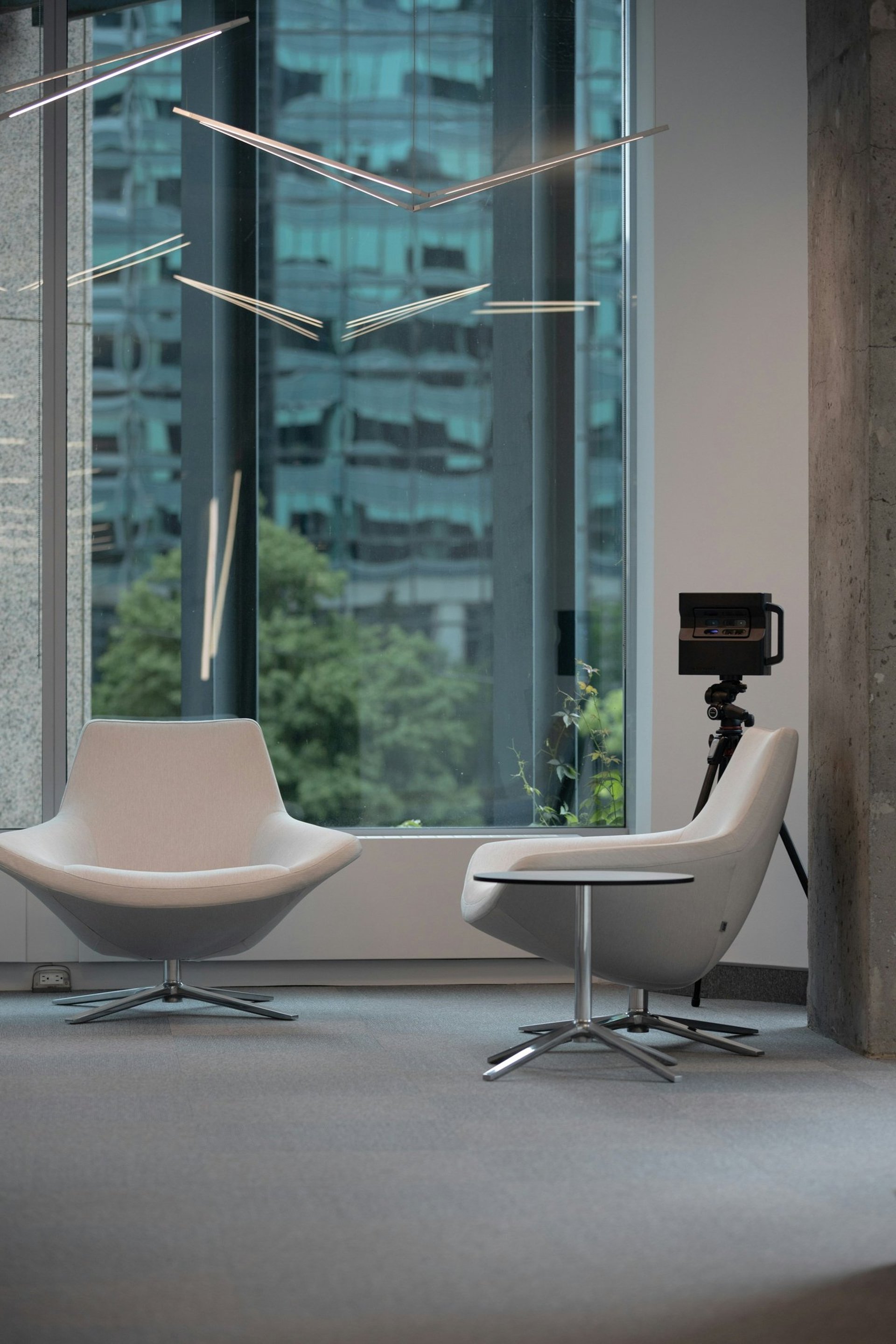 gray computer monitor