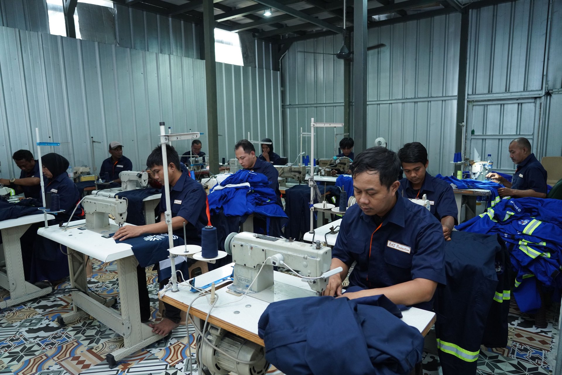 black and white bed linen