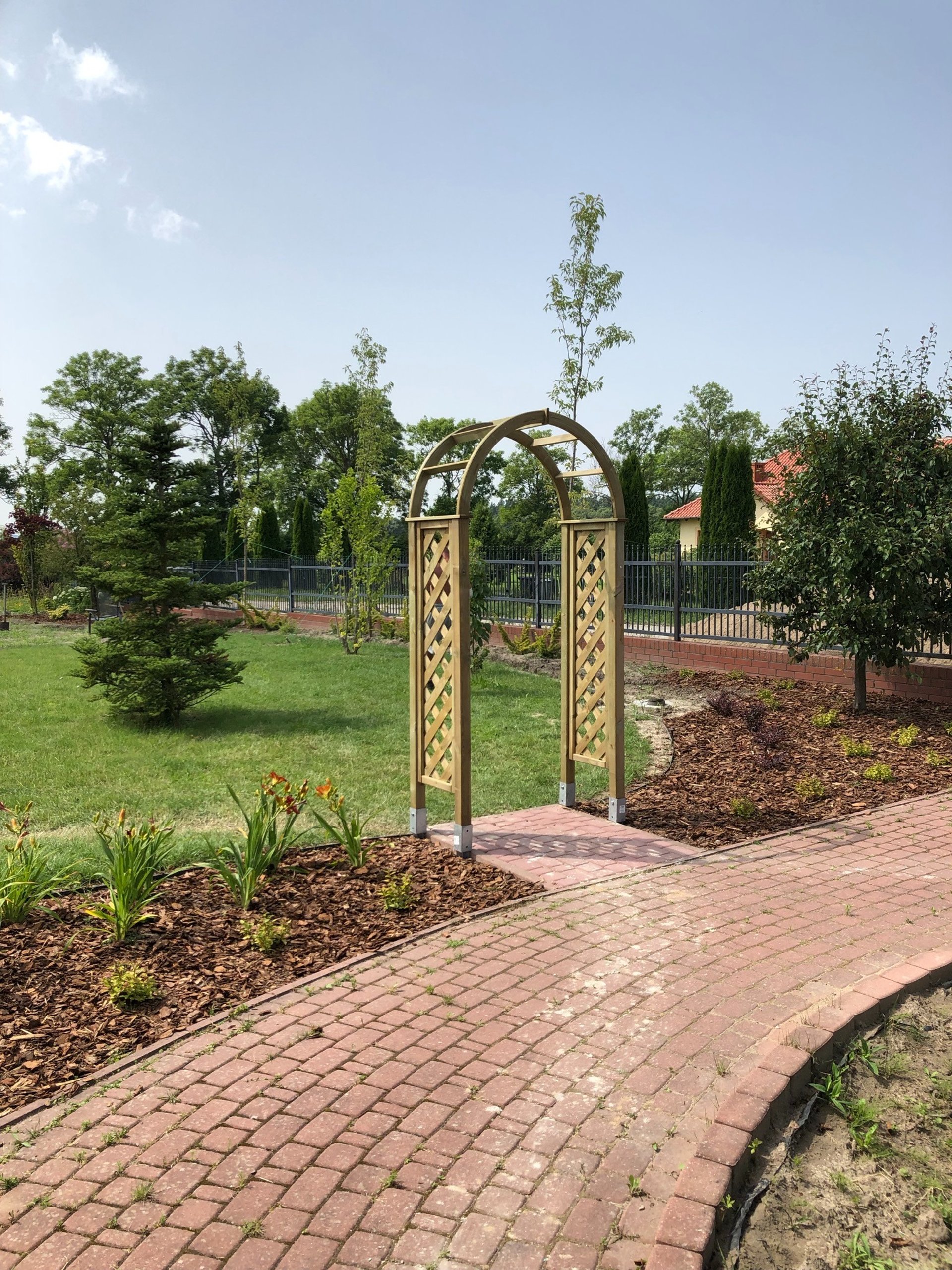 black and brown leather padded tub sofa