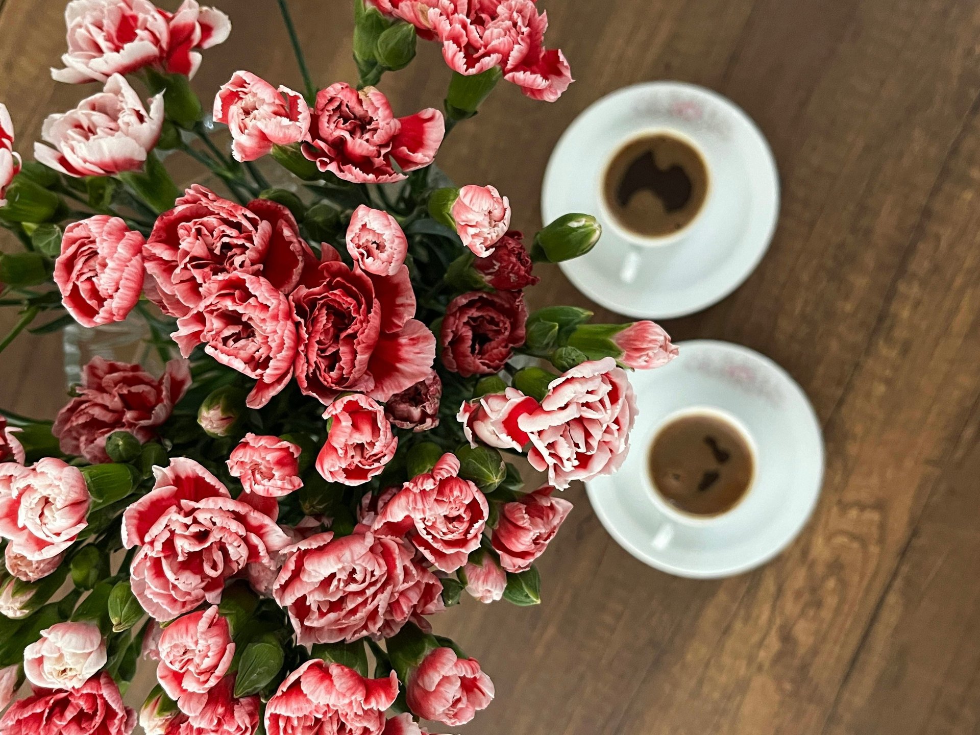 black and white bed linen