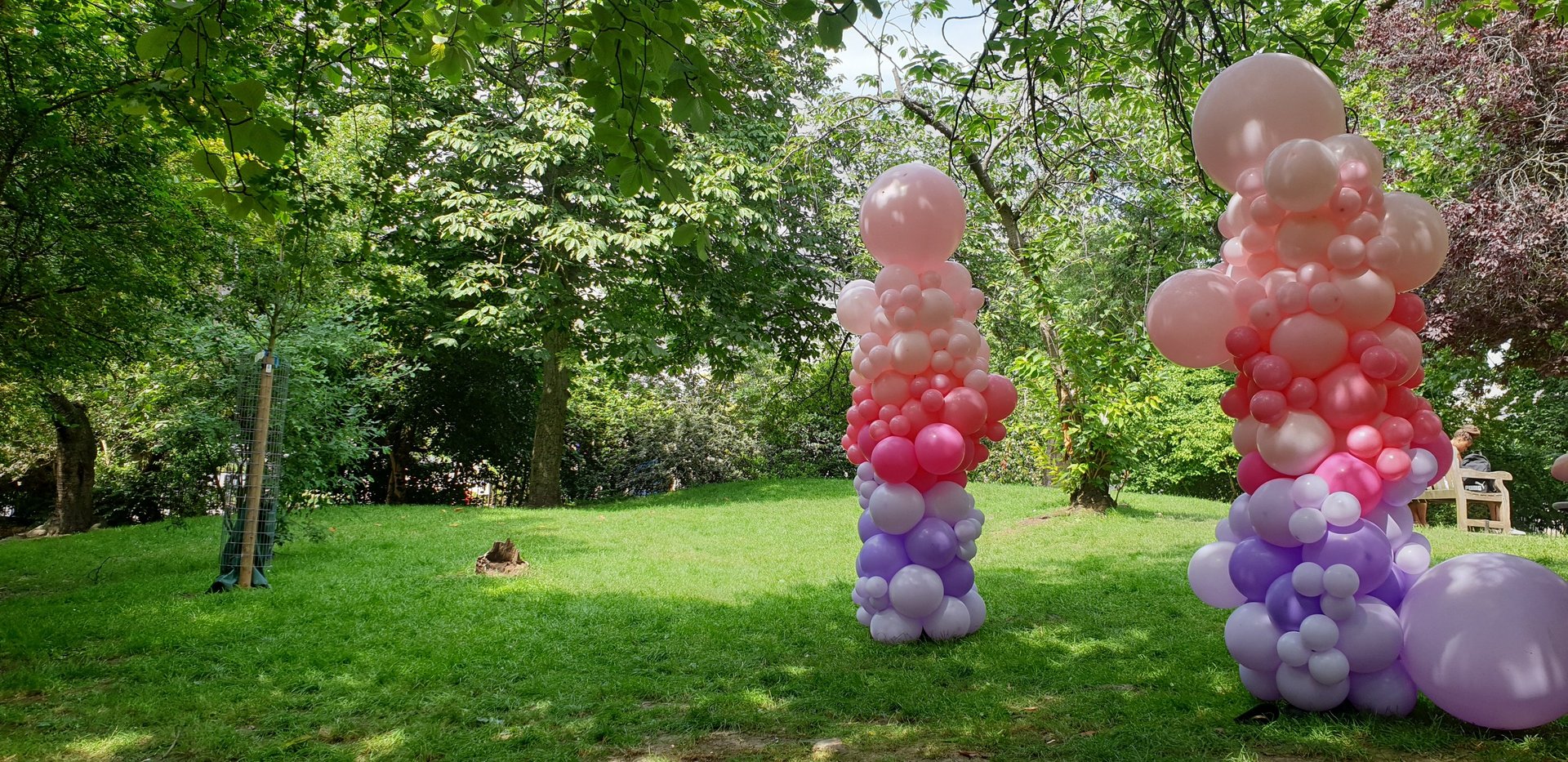 sequin wall with balloons garland decoration
