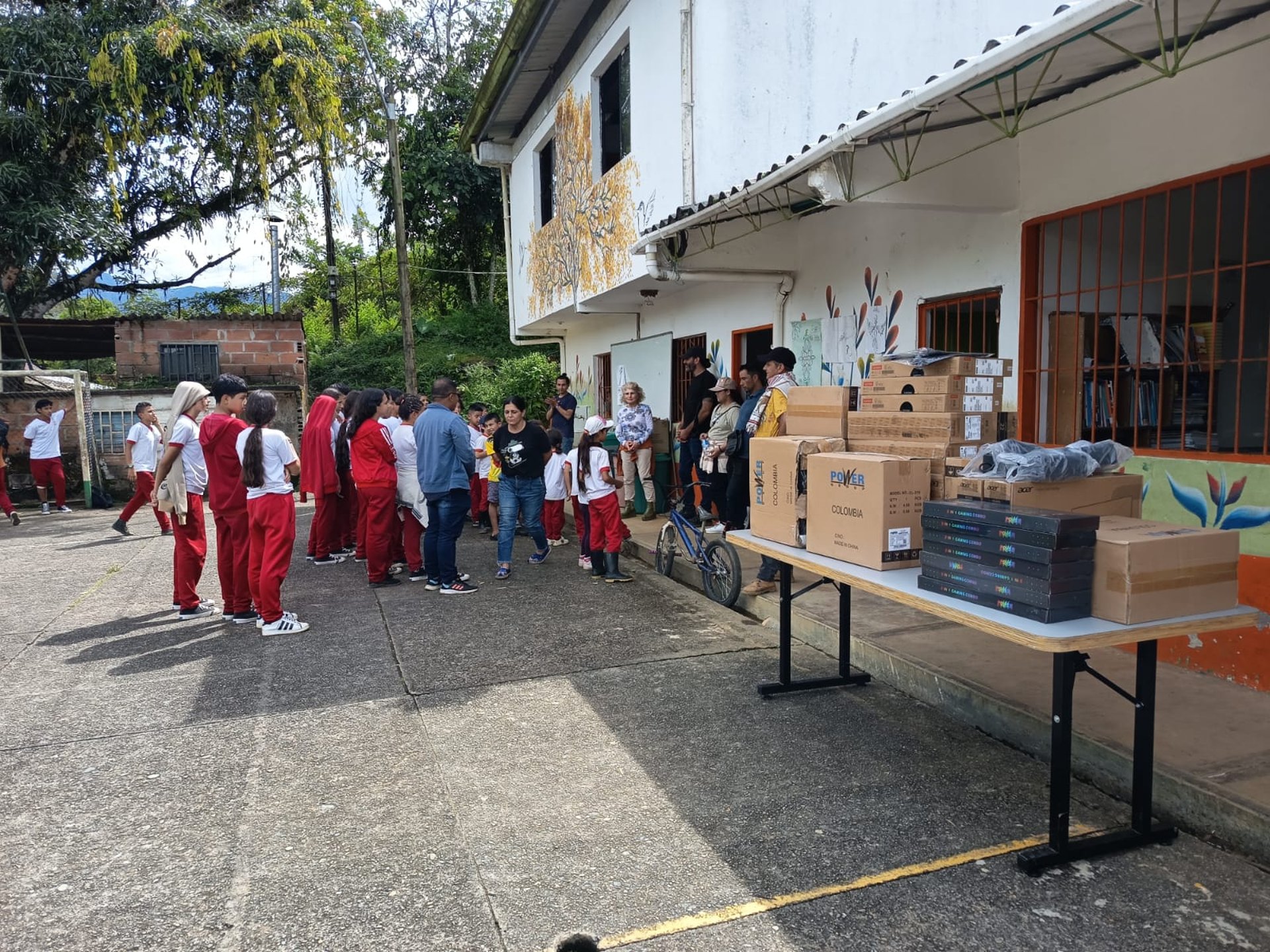 black and brown leather padded tub sofa