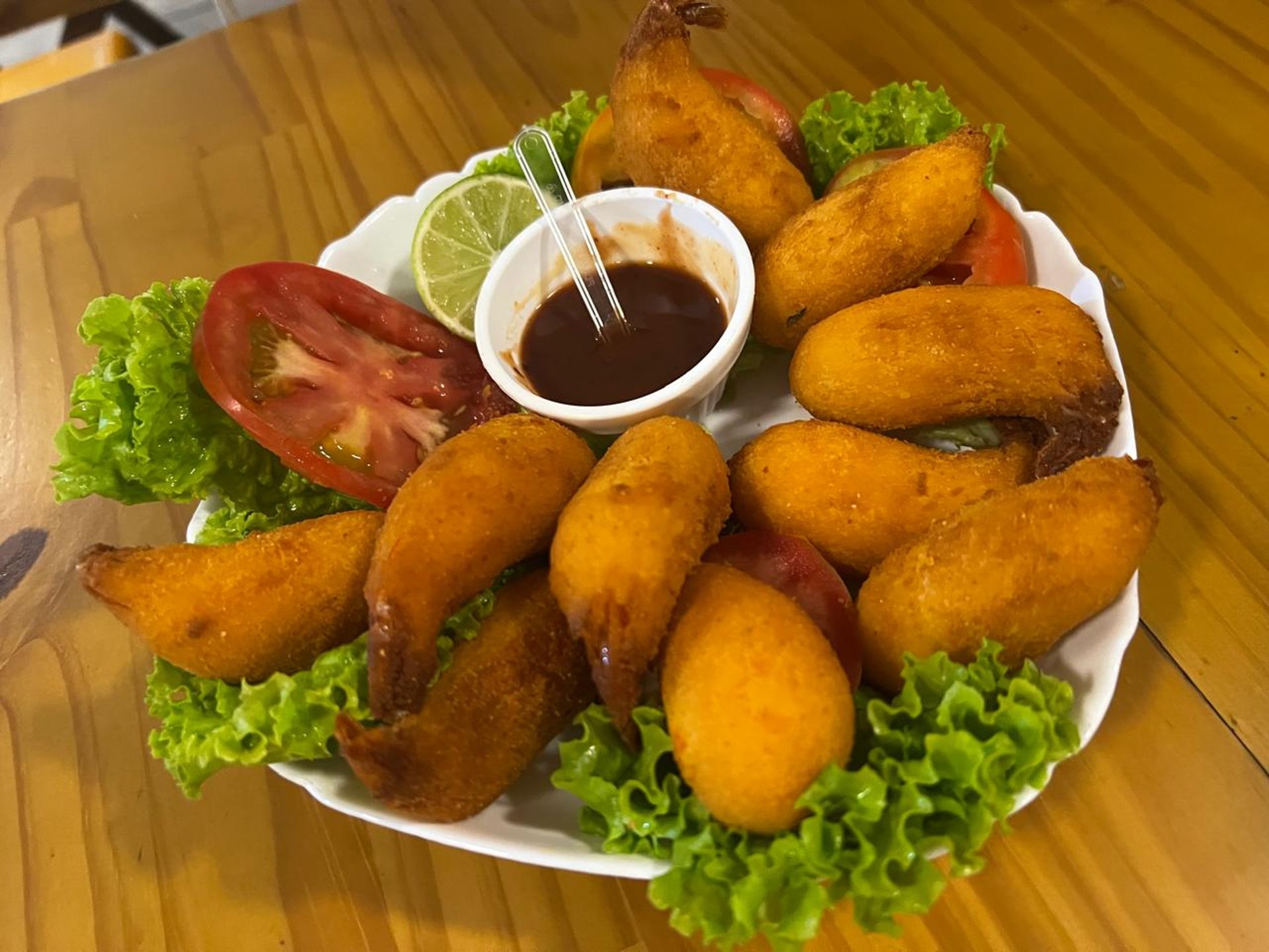 gray computer monitor