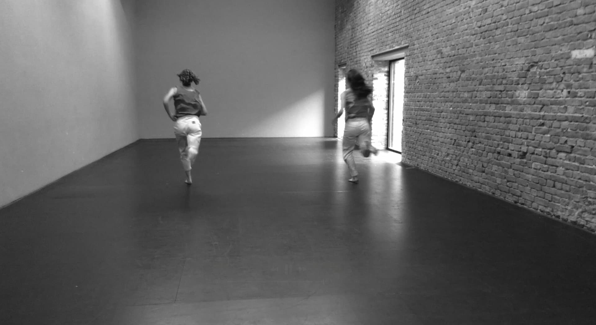 Poetical Digital Storytelling by Tina Bikic — Fragment 6, exploring belonging and togetherness through the symbol of running.