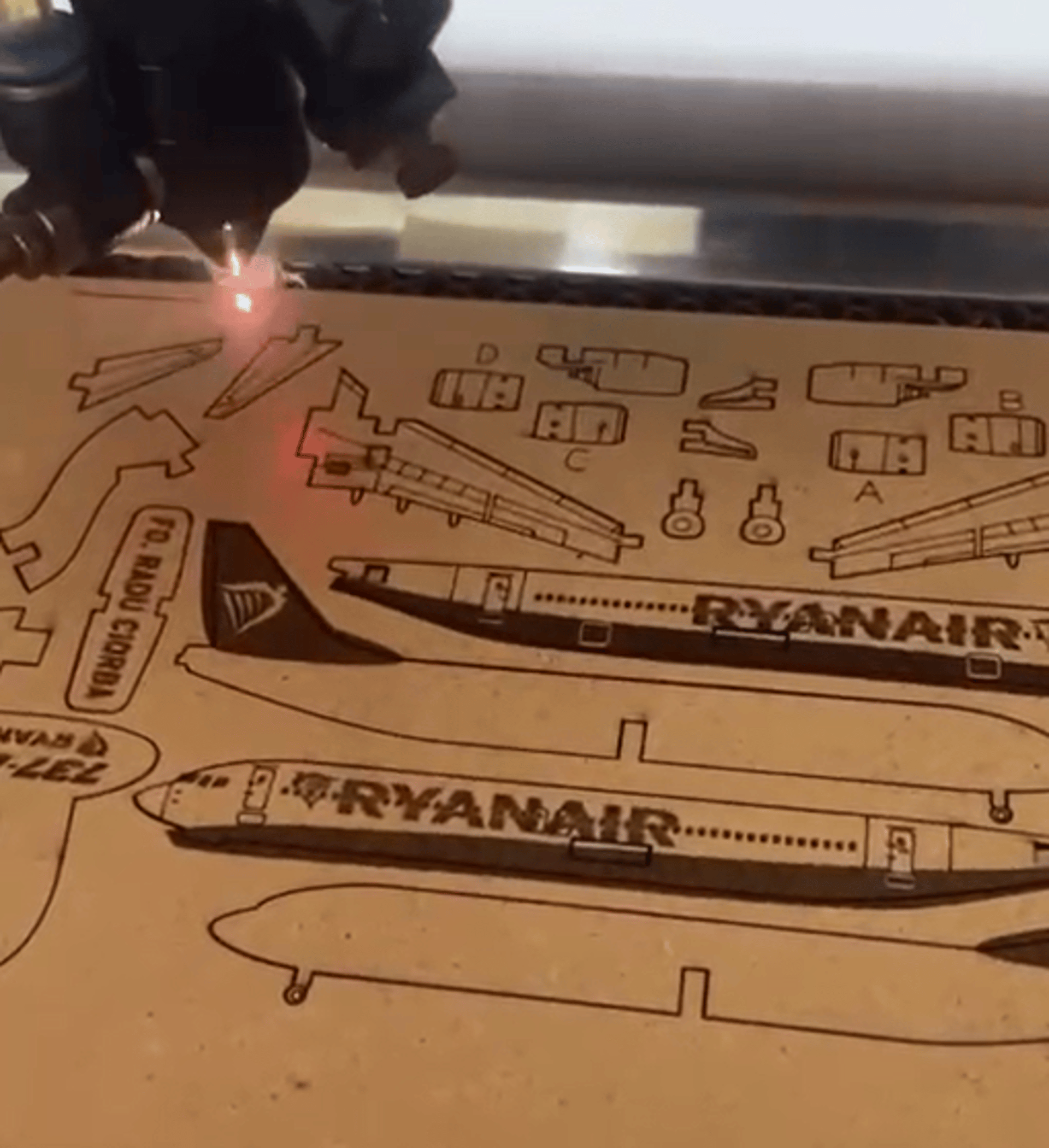 gray computer monitor