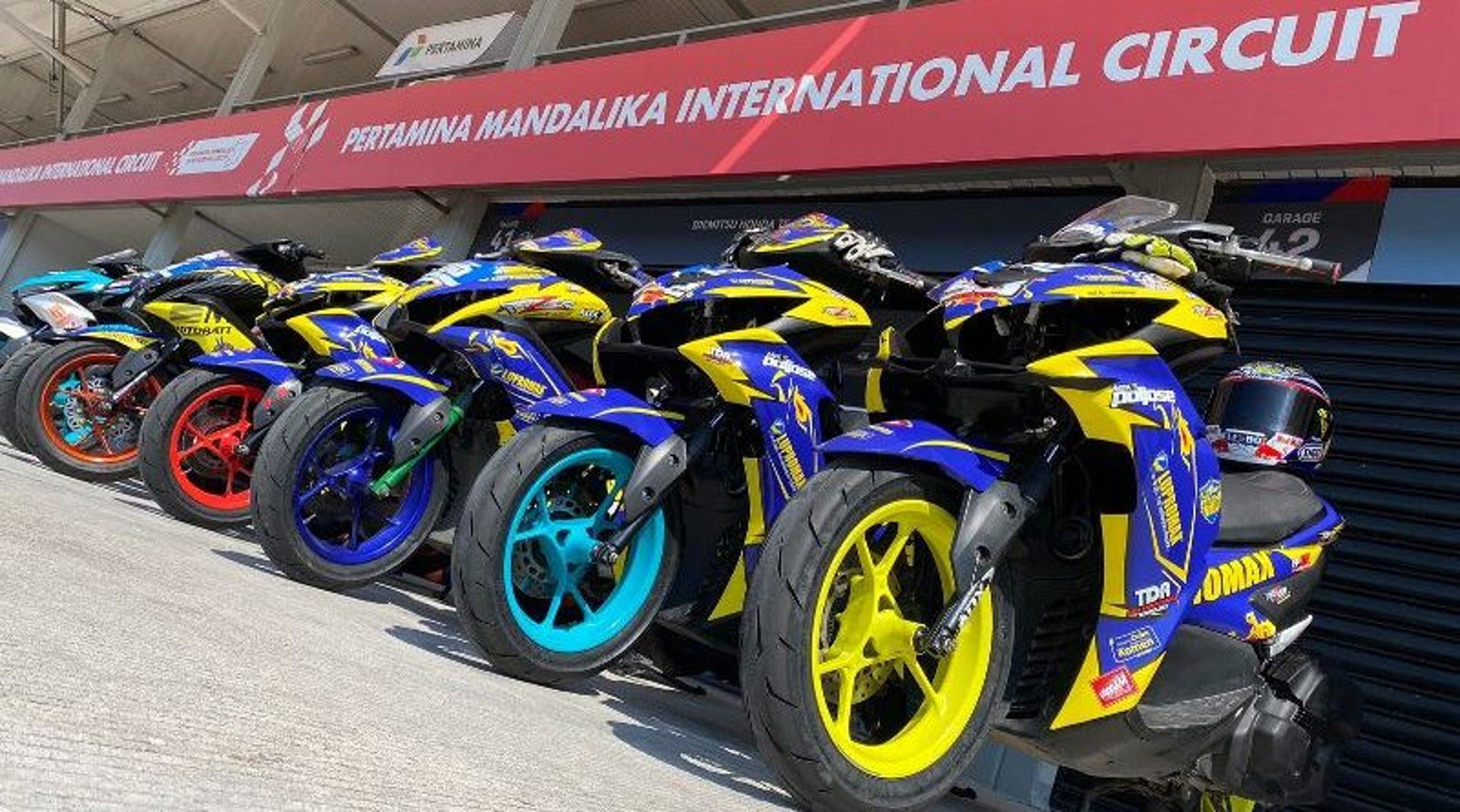 Lupromax Oli Sepeda motor