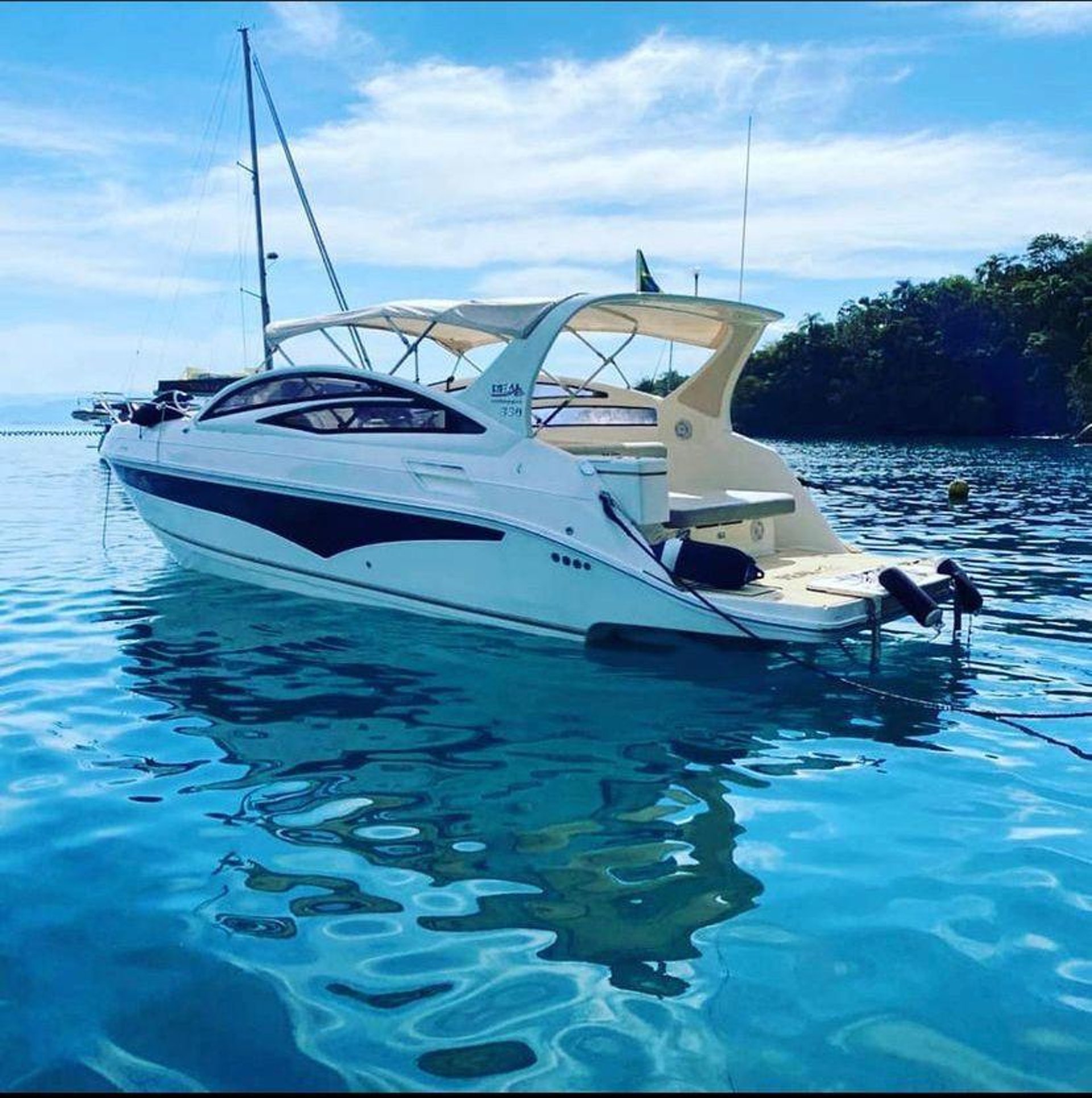 black and white bed linen