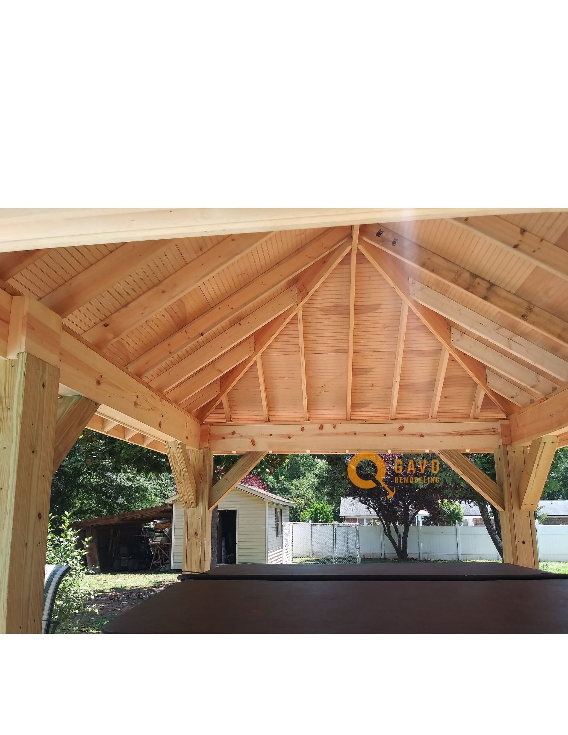 gray computer monitor