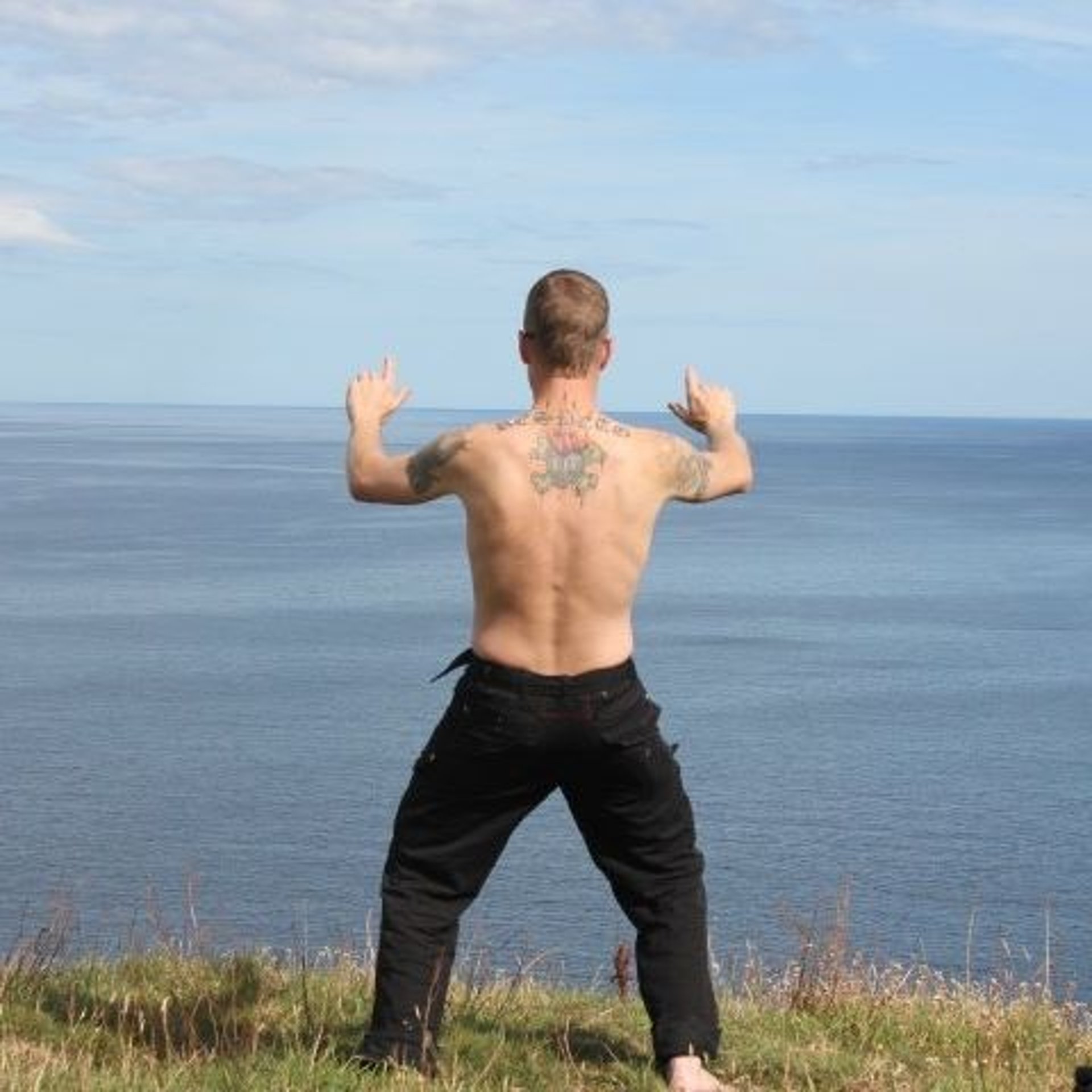 black and white bed linen