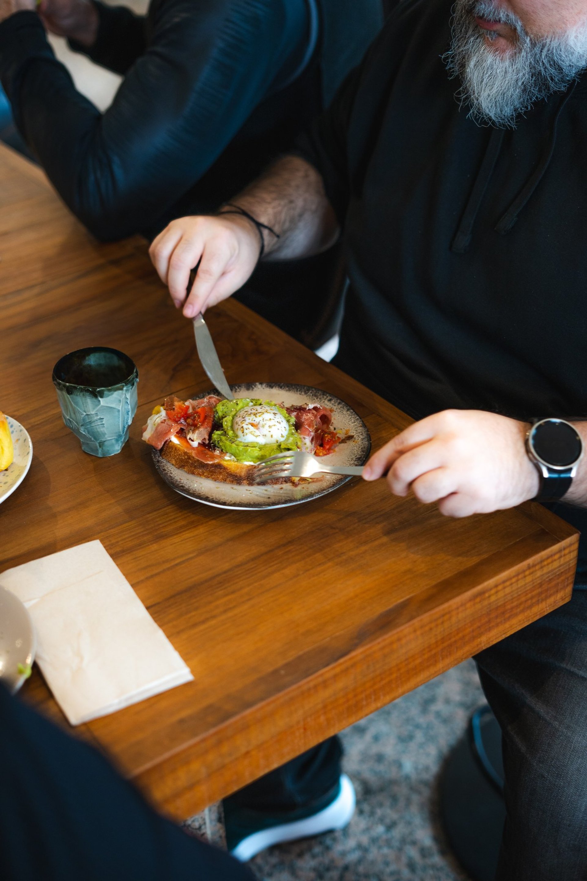 black and white bed linen