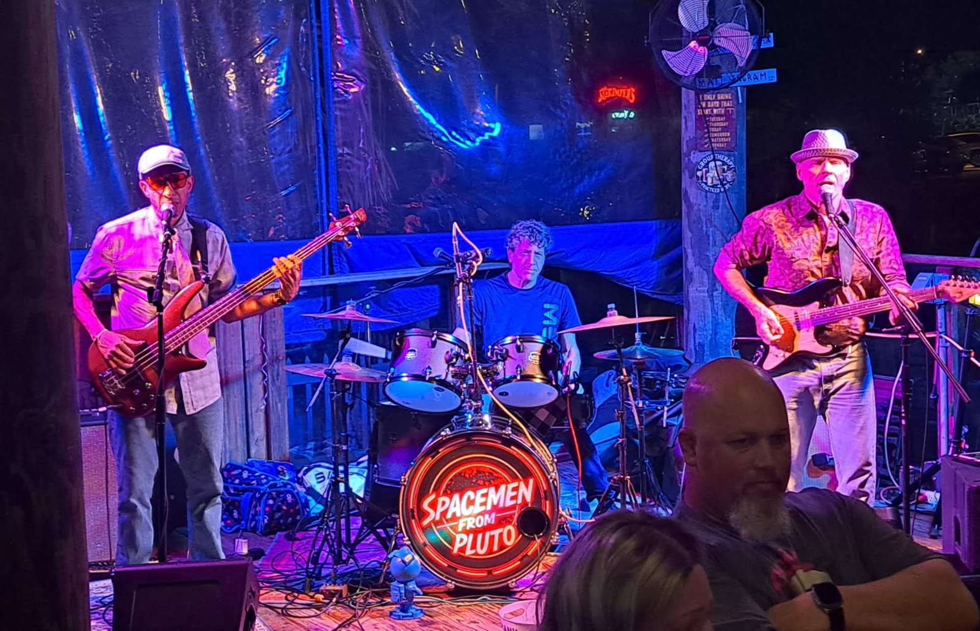 black and white bed linen