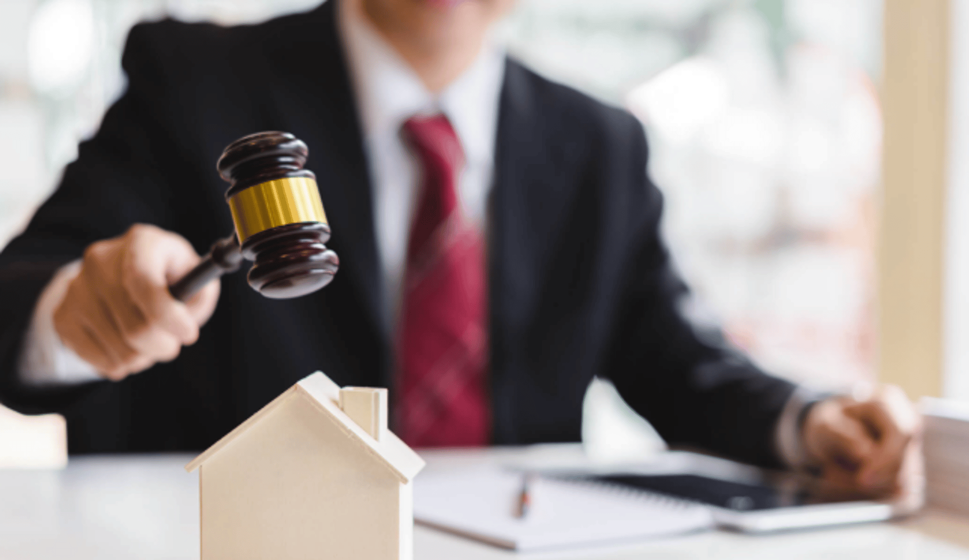 gray computer monitor