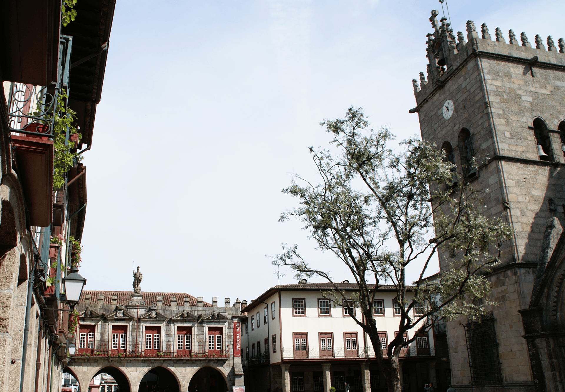 black and white bed linen