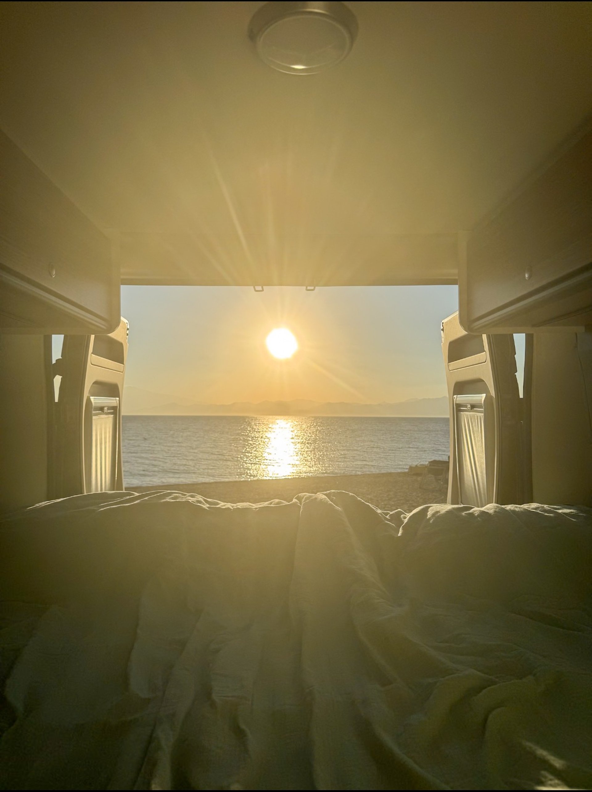 black and white bed linen