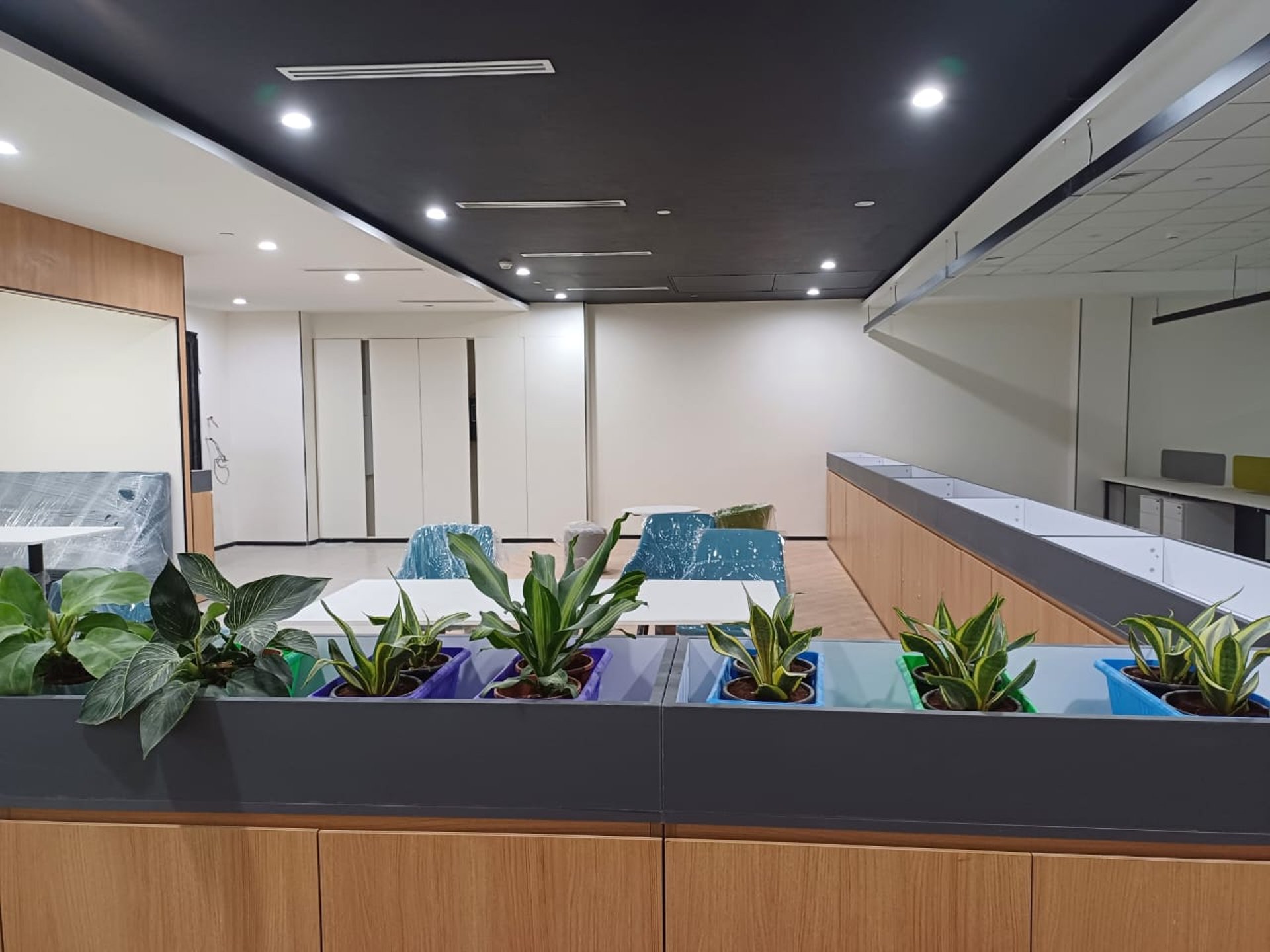 black and brown leather padded tub sofa