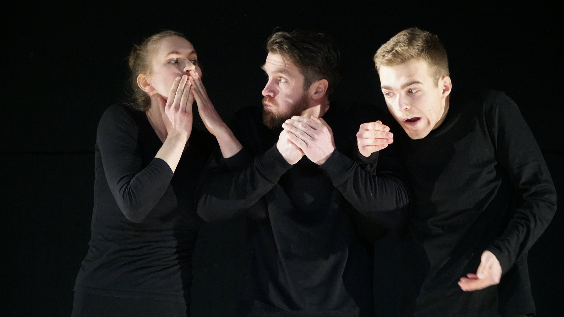 black and white bed linen