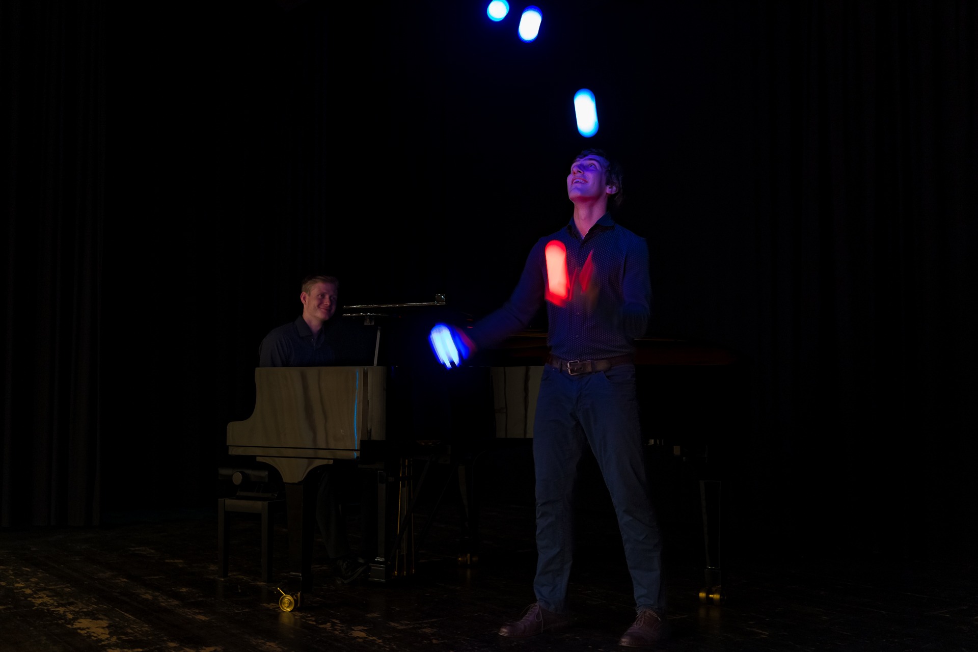 black and white bed linen