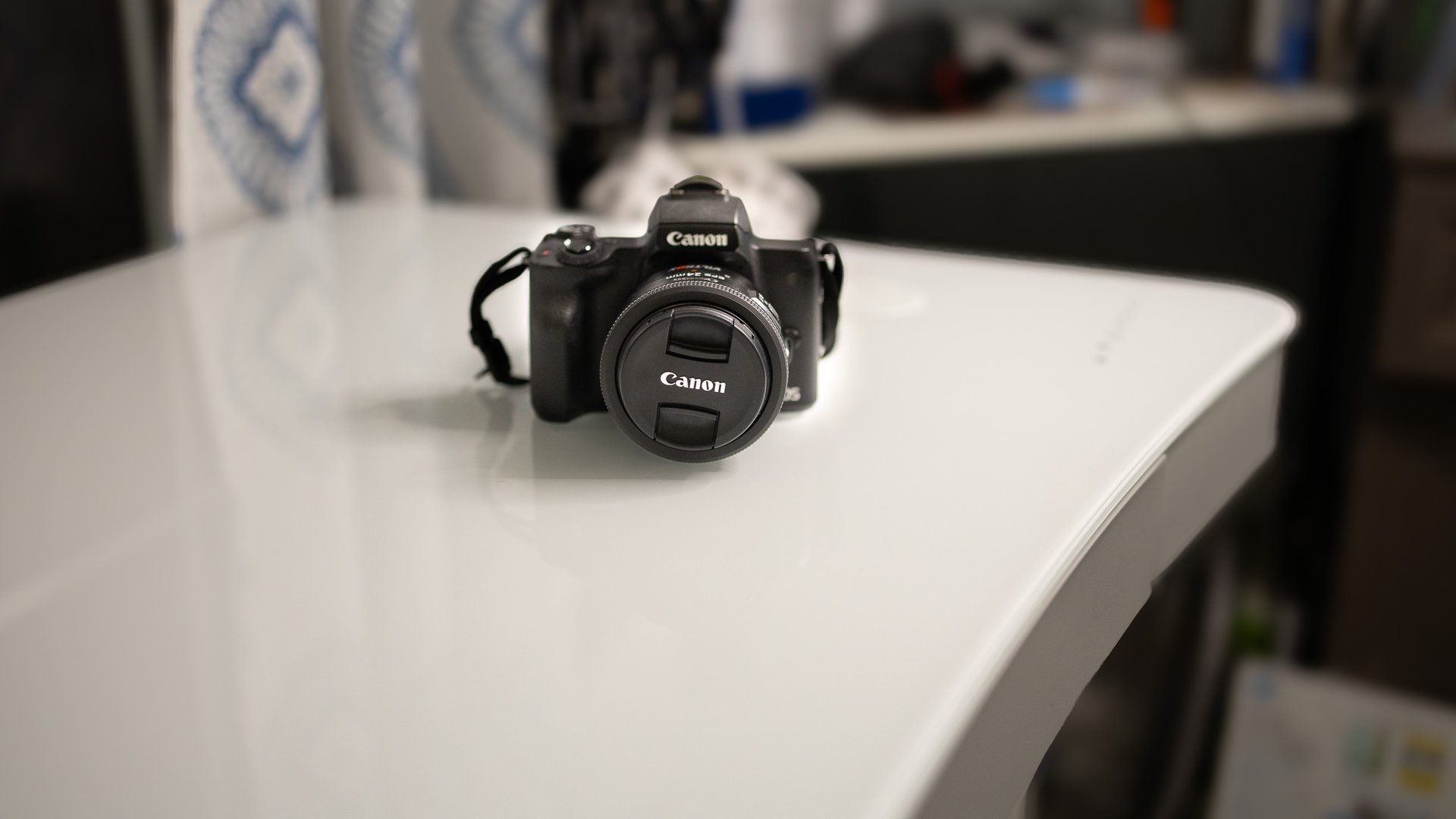 gray computer monitor