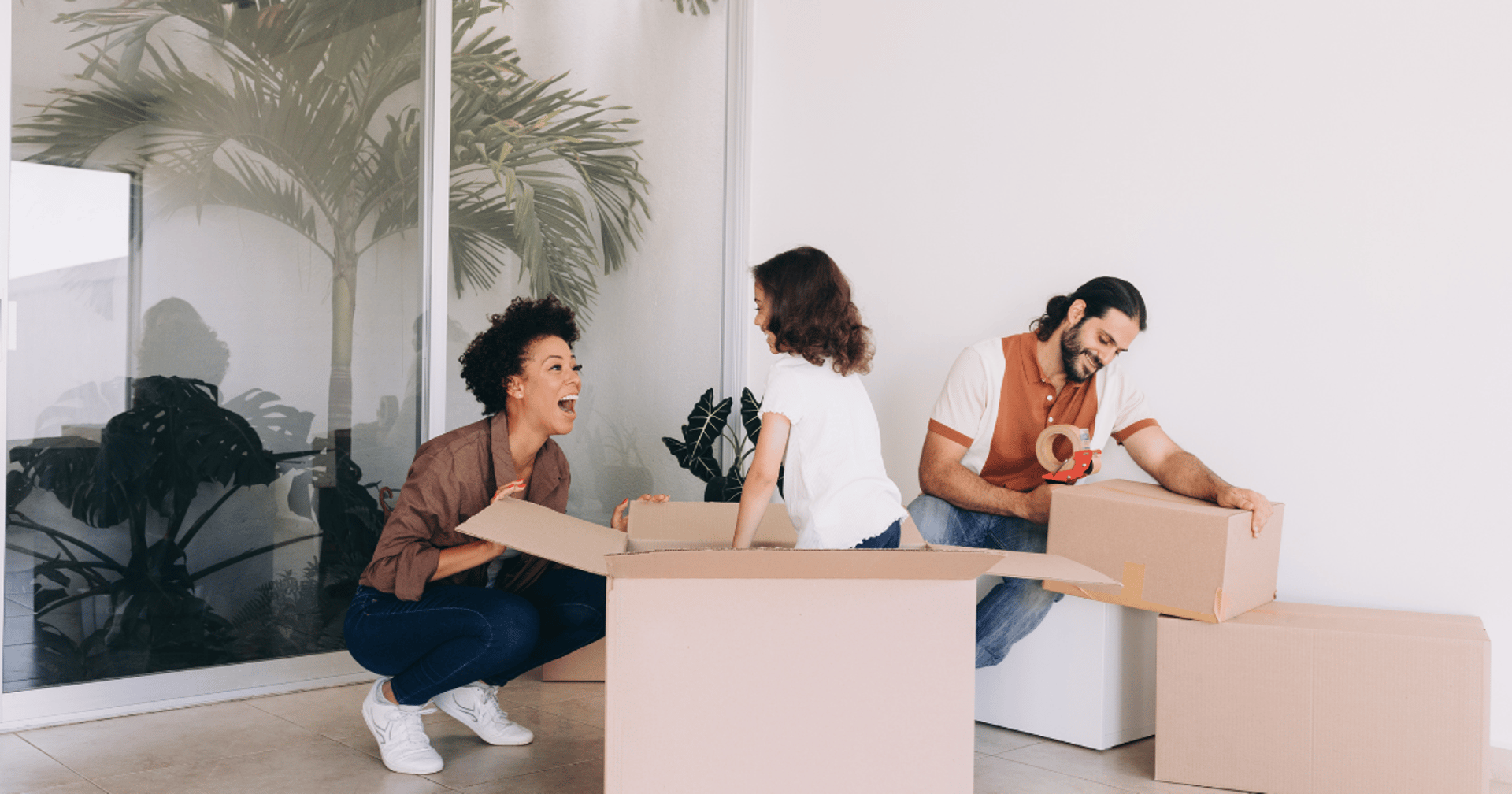 gray computer monitor