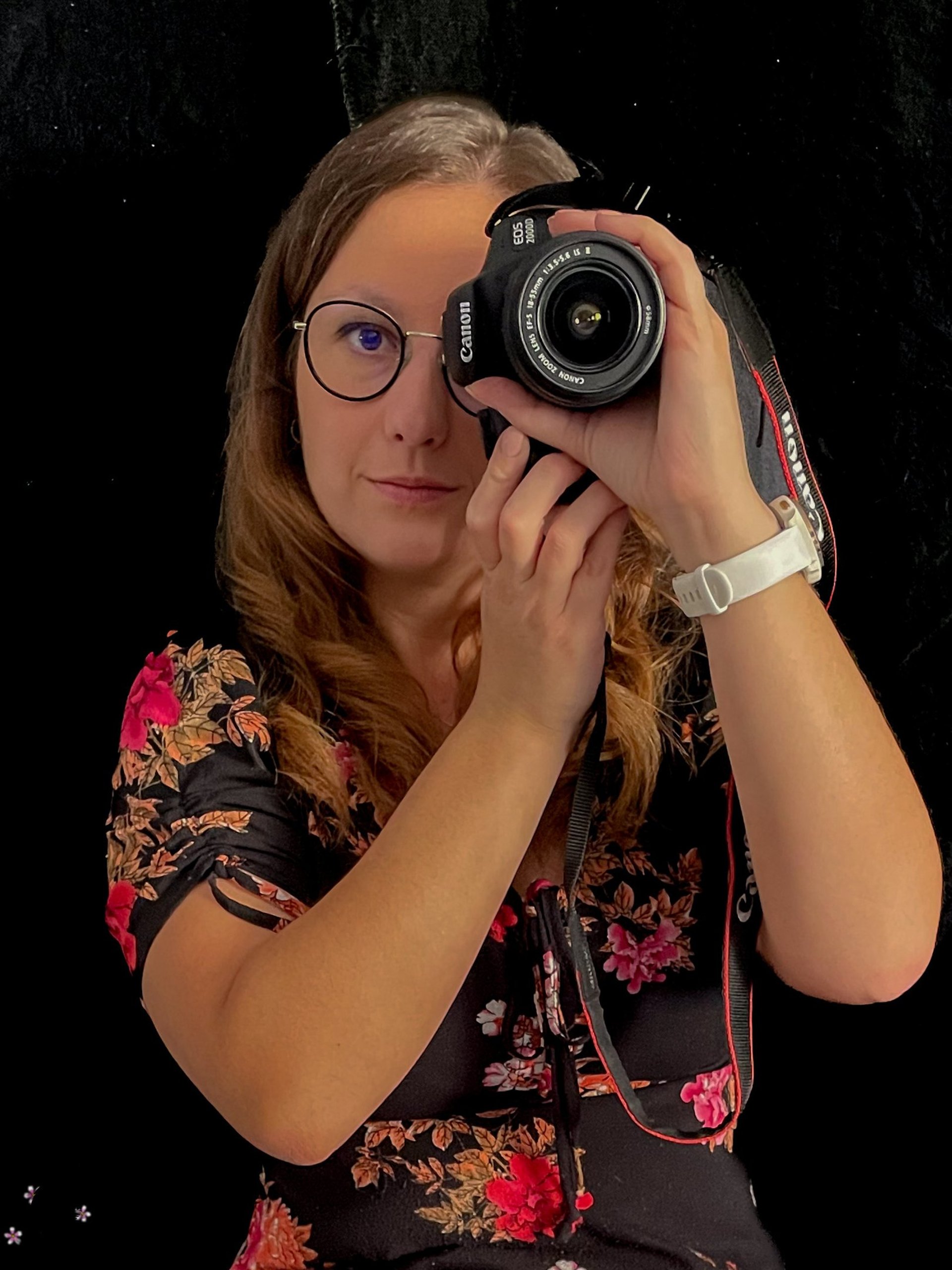 gray computer monitor