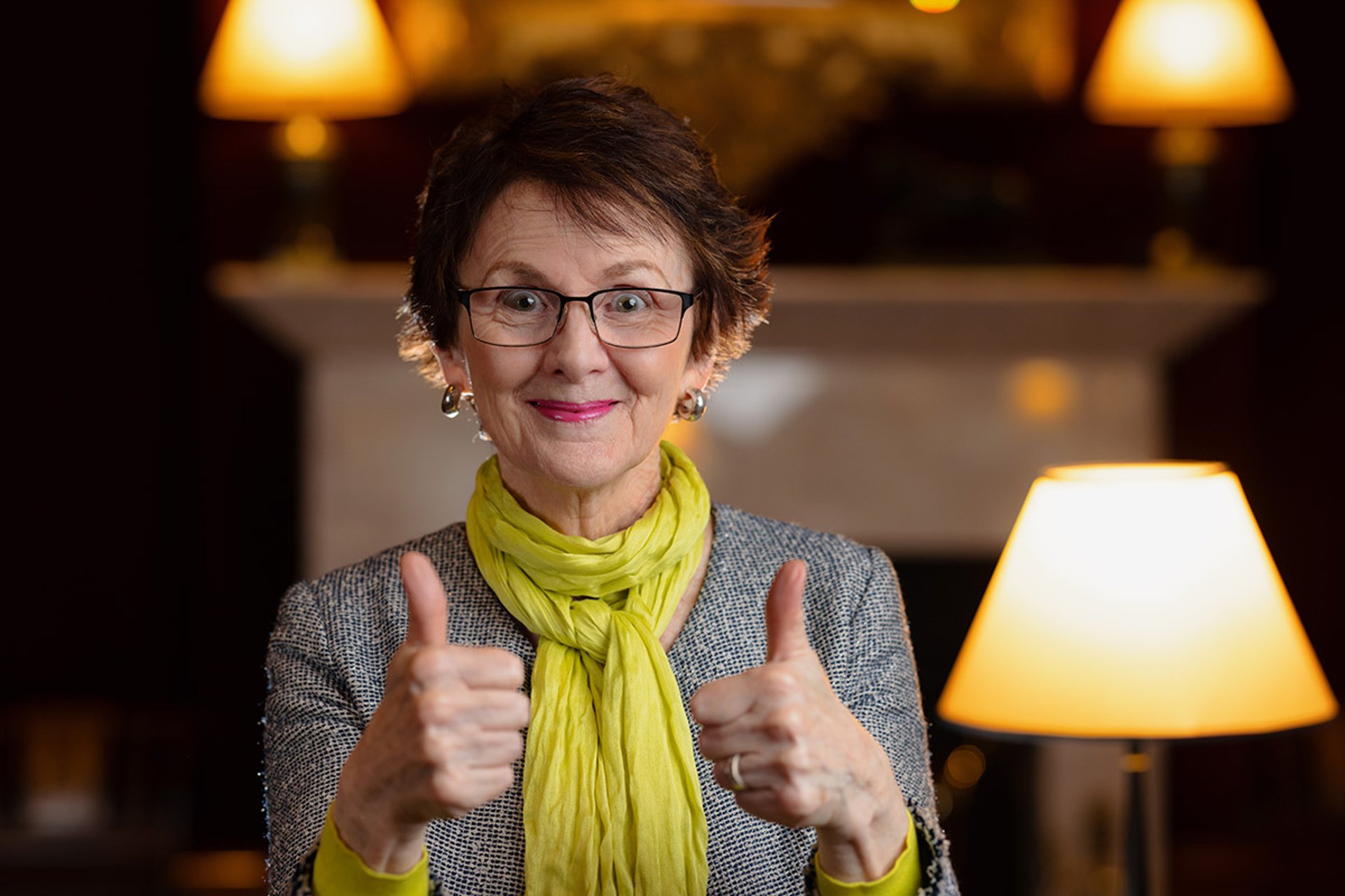 gray computer monitor