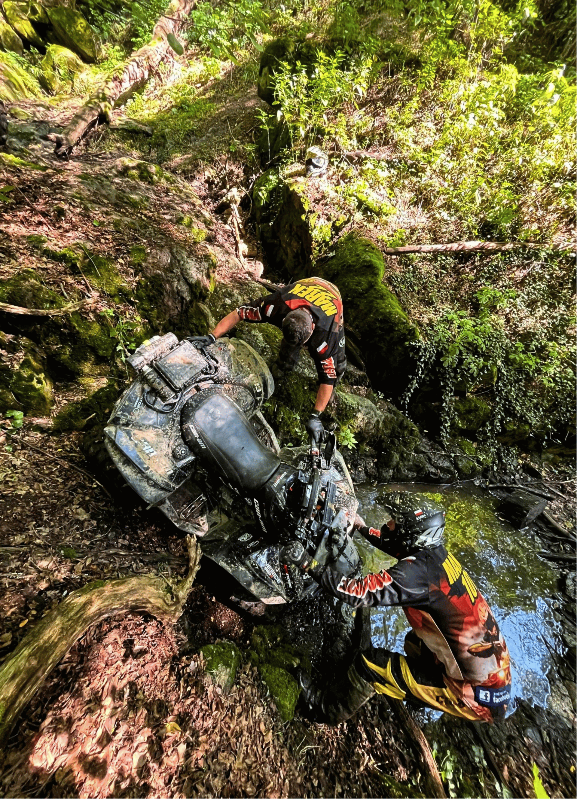 black and white bed linen