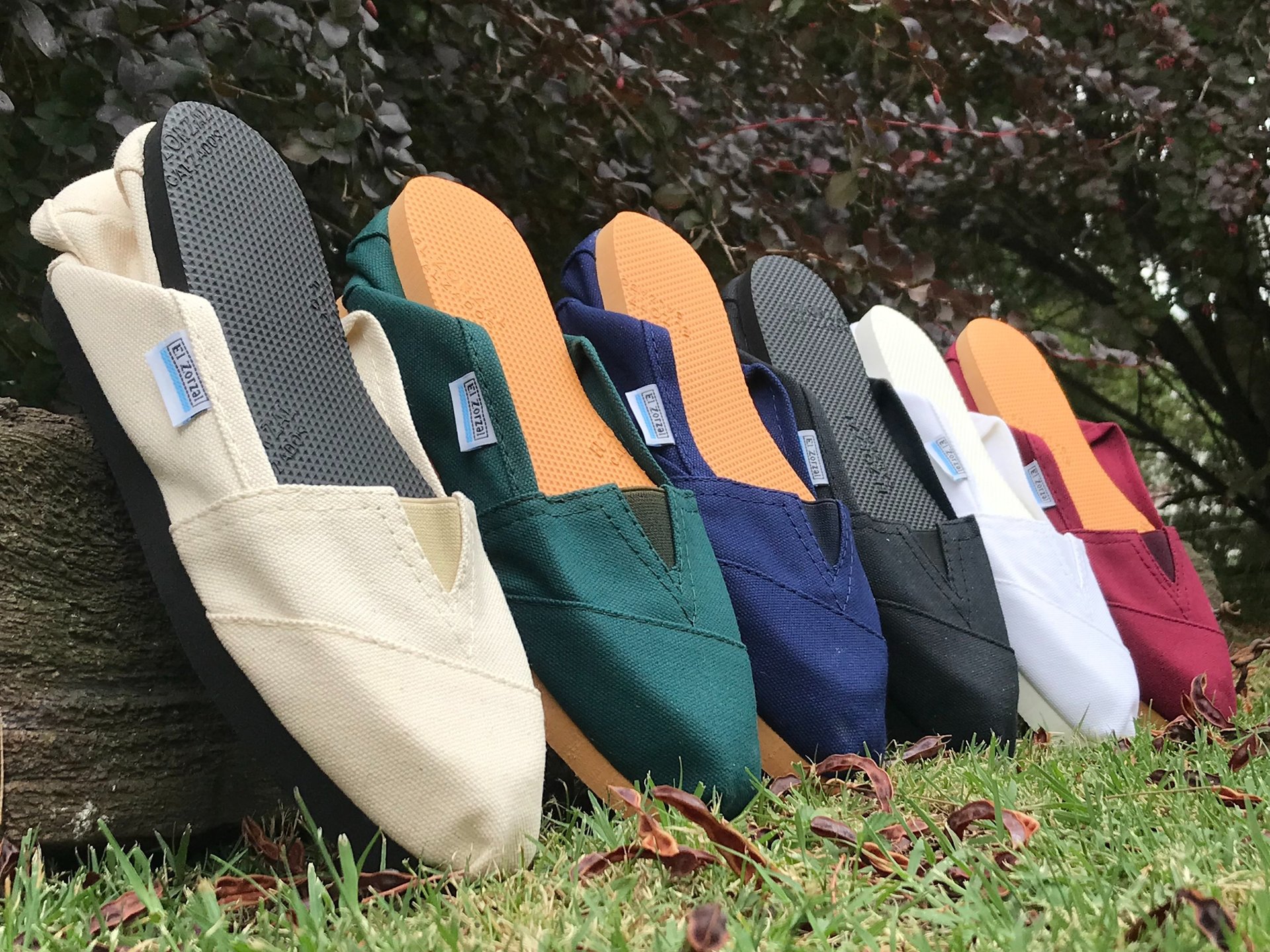 gray computer monitor