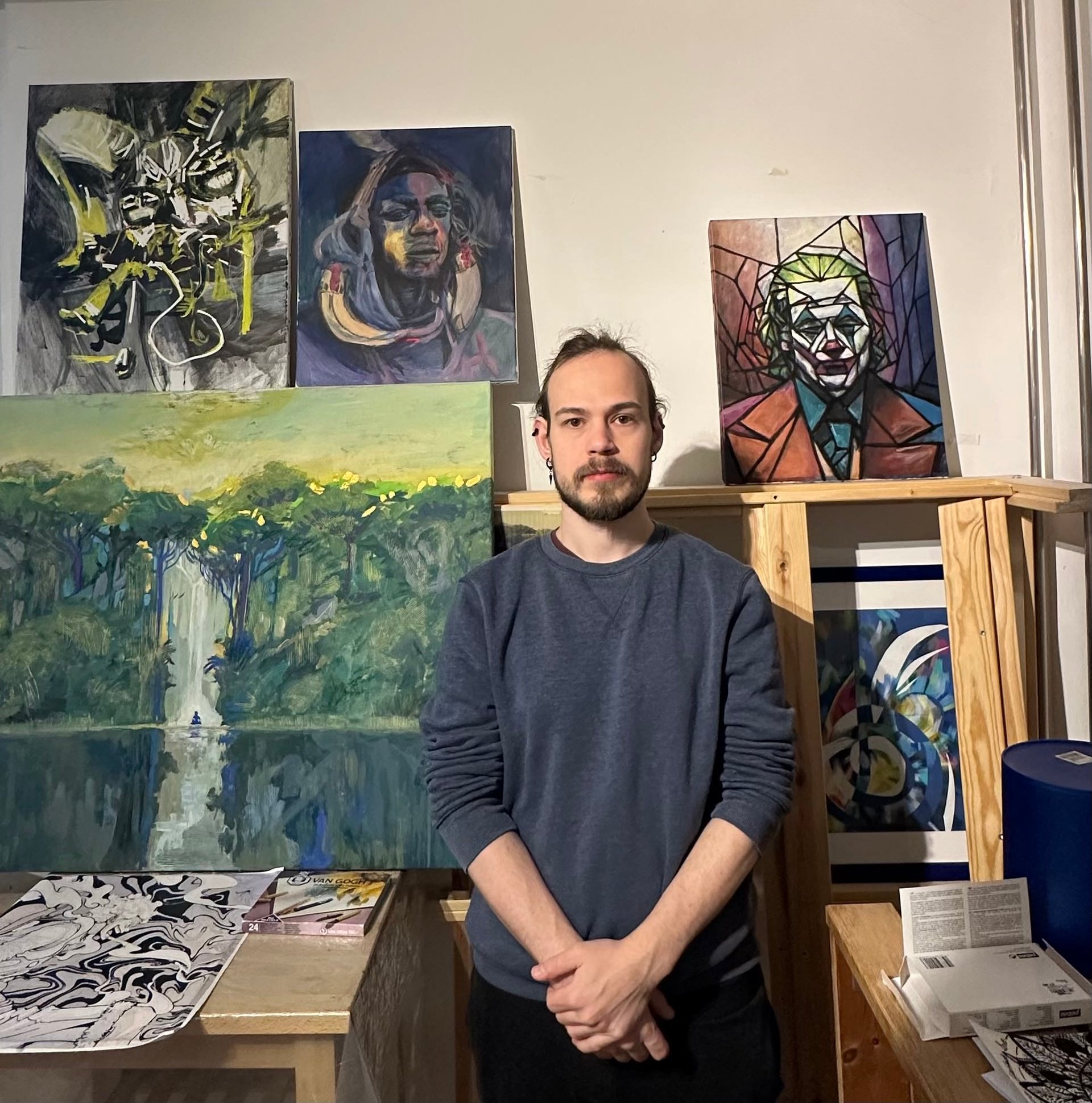 a close up of a mosaic tile wall