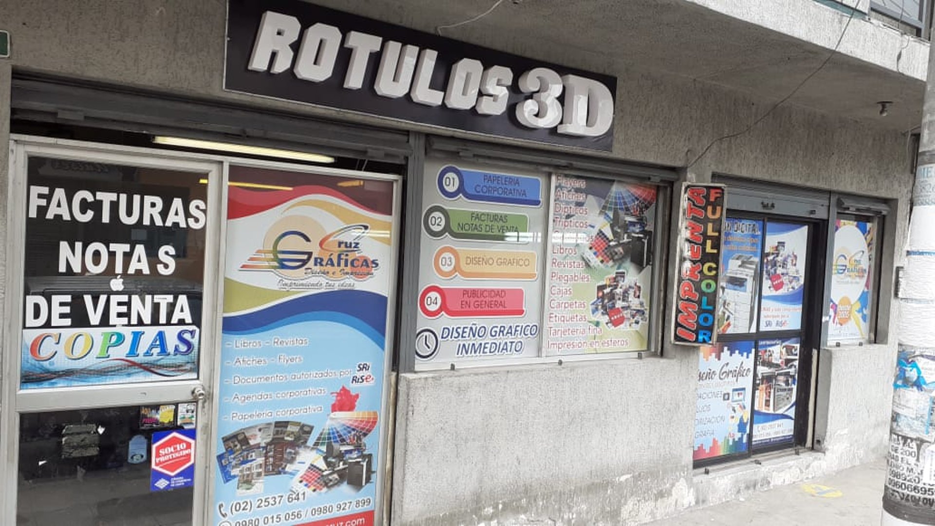 gray computer monitor