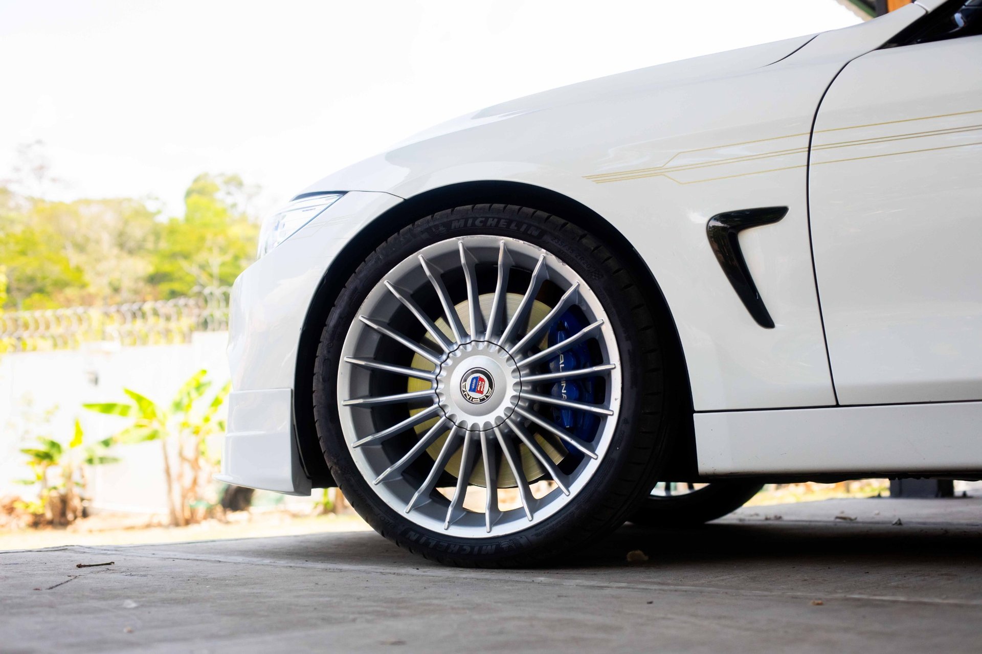 black and white bed linen