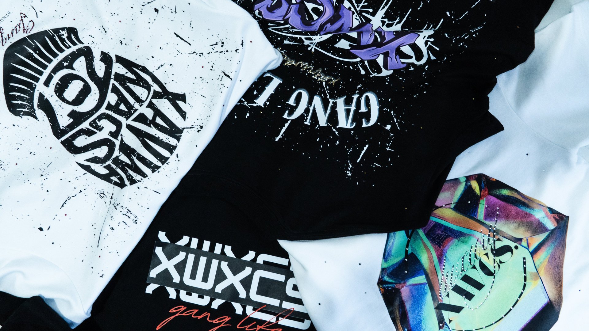 gray computer monitor