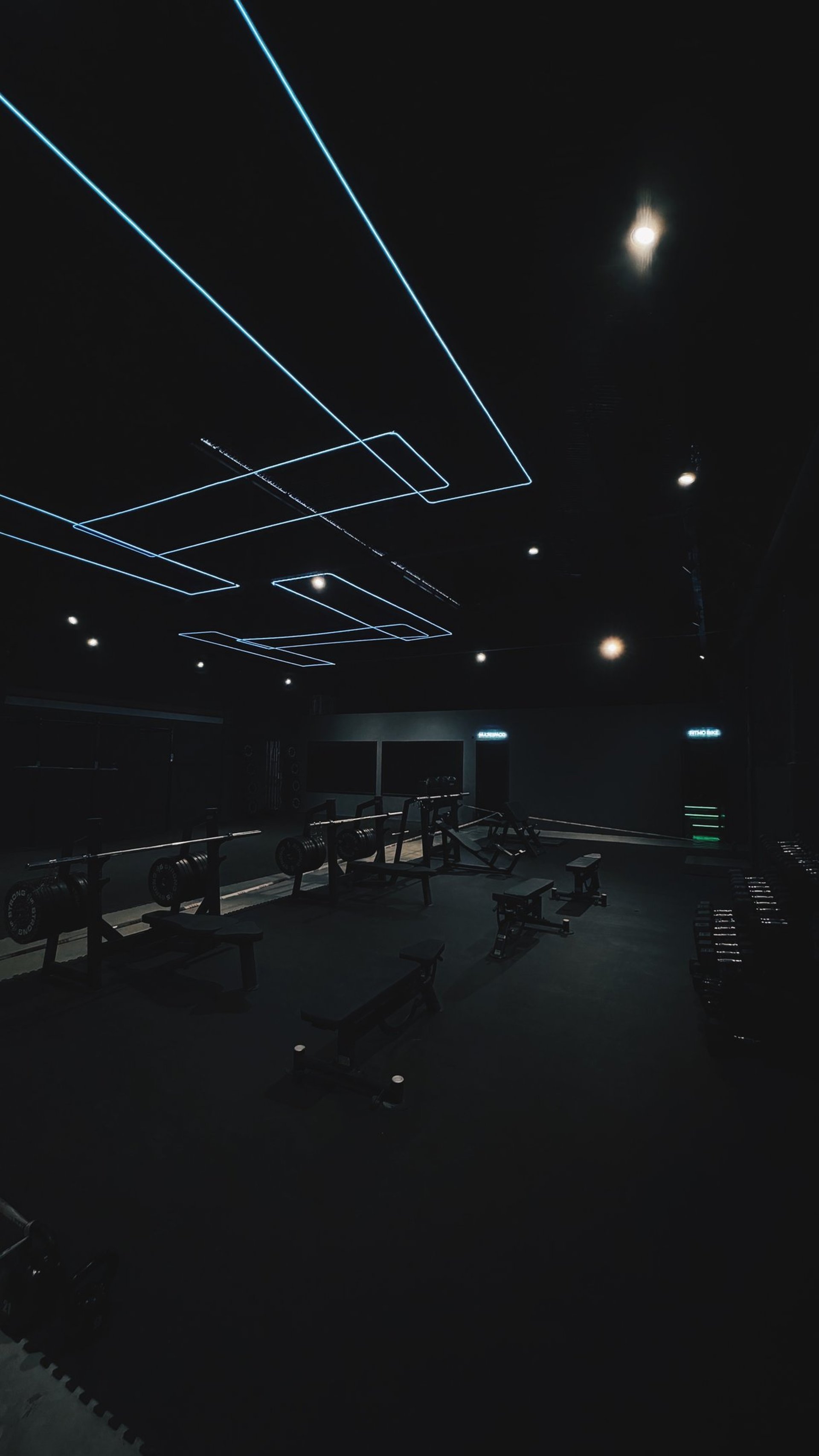 gray computer monitor