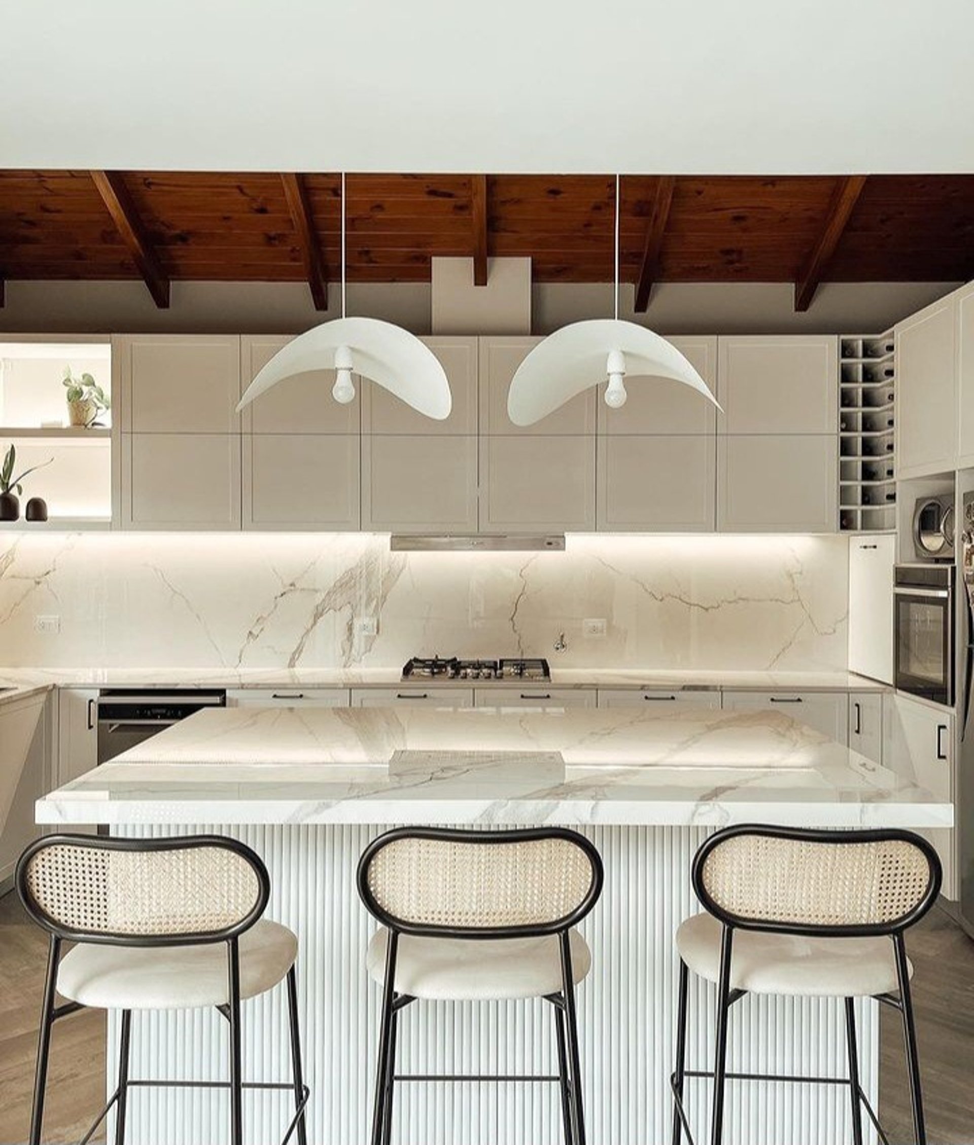 black and white bed linen