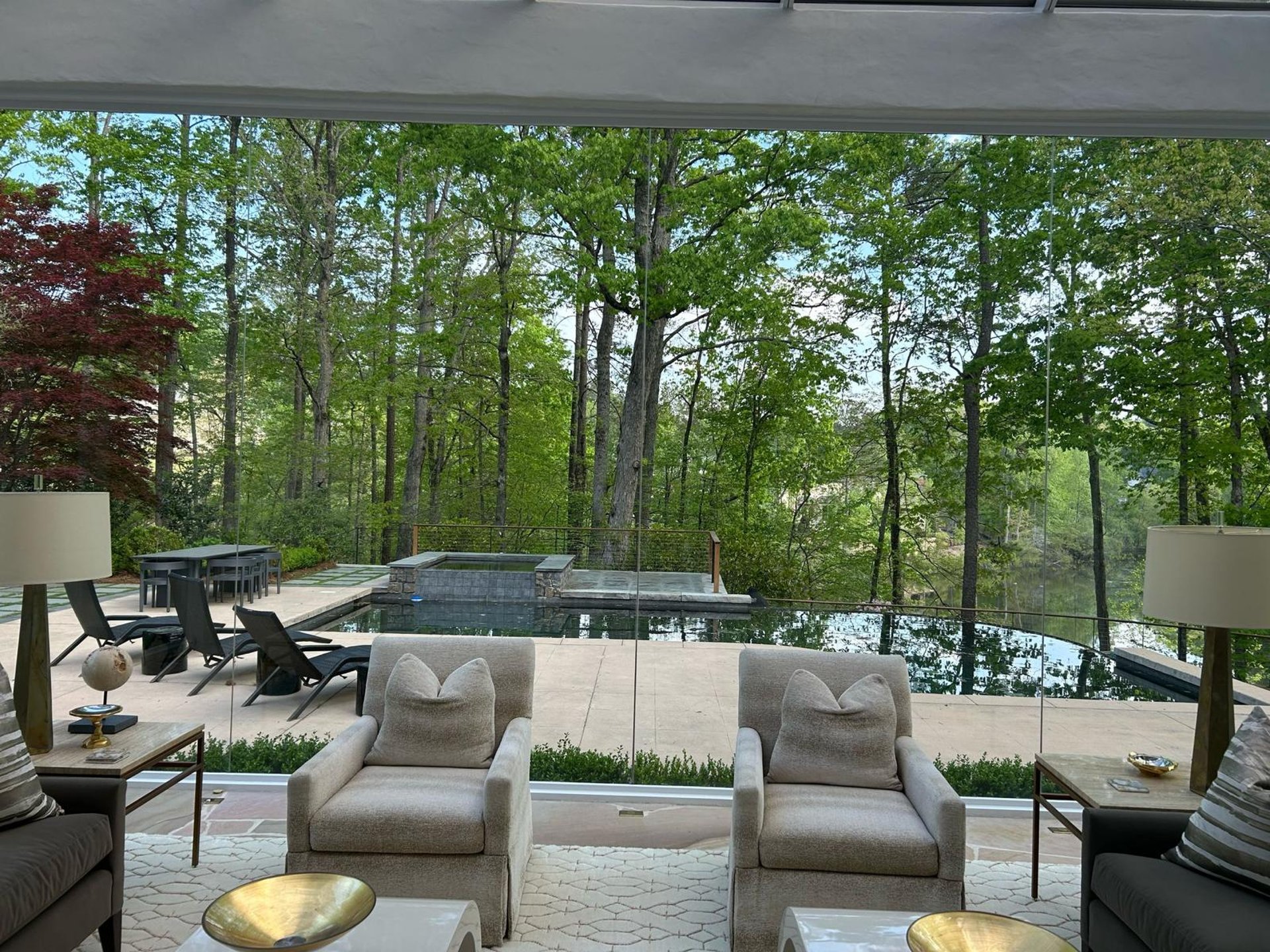 gray computer monitor