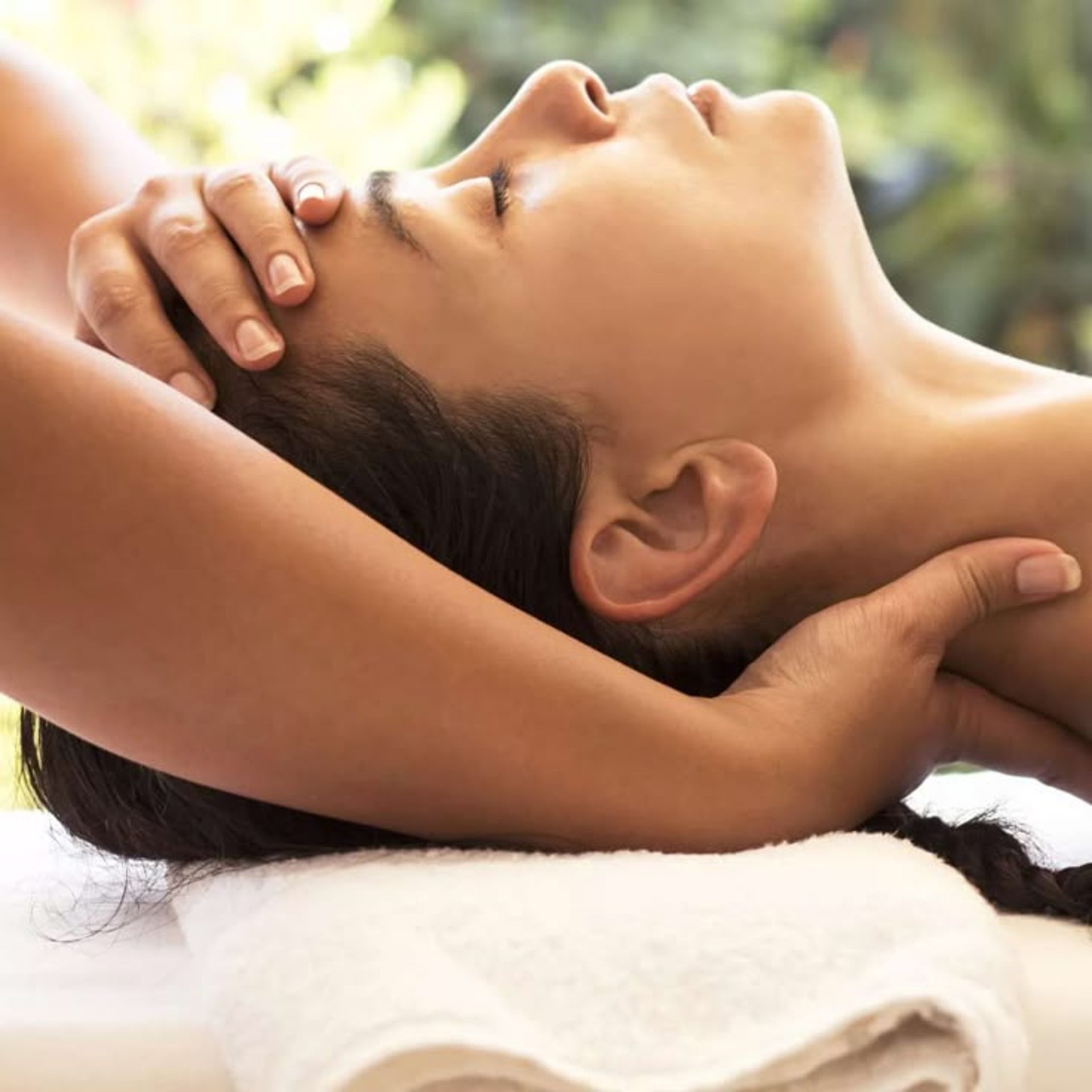 gray computer monitor