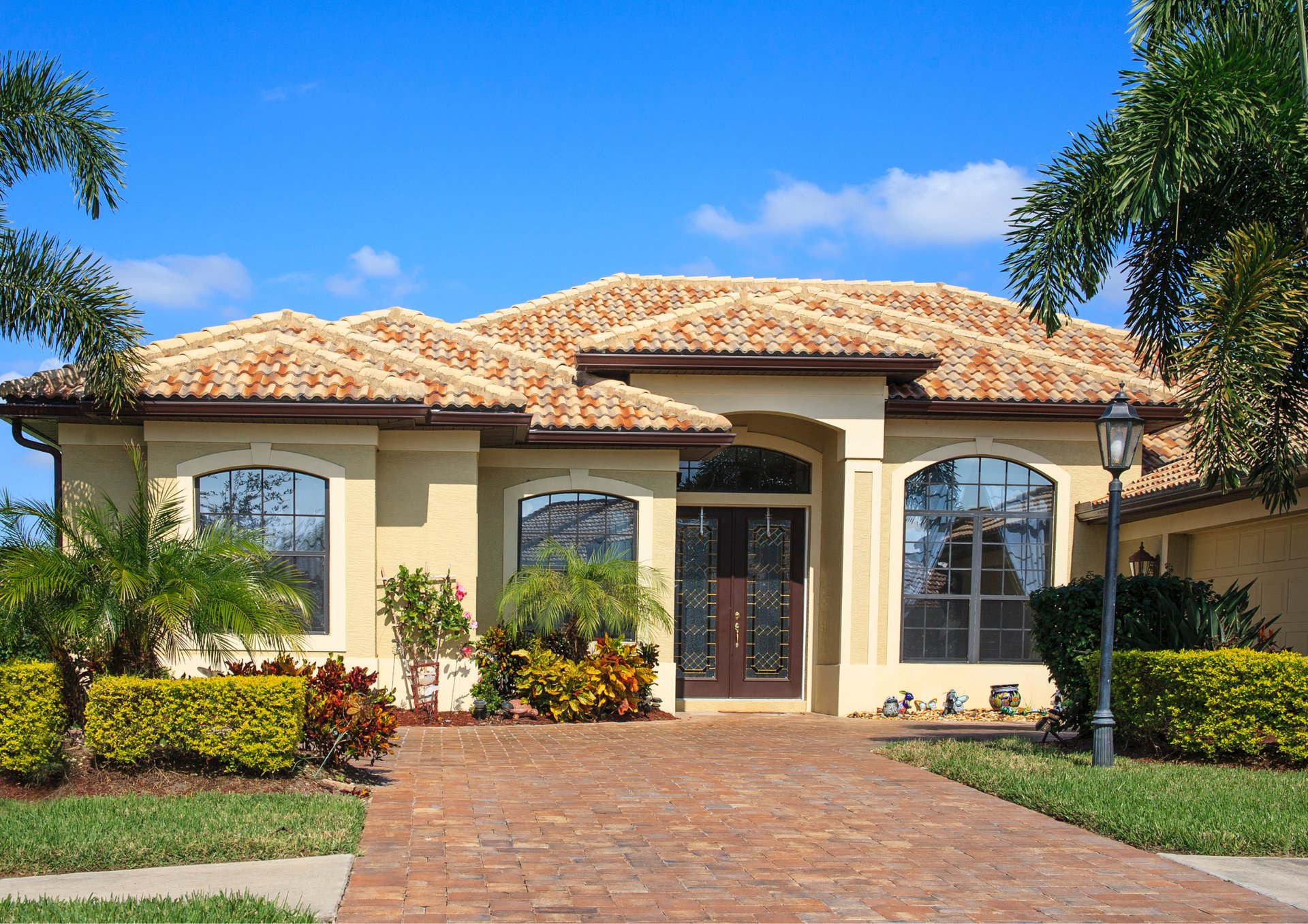 black and white bed linen