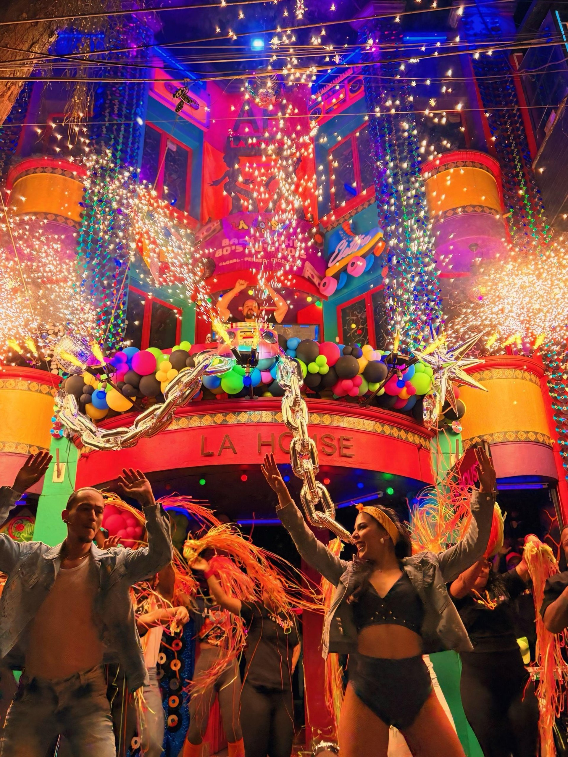 black and white bed linen