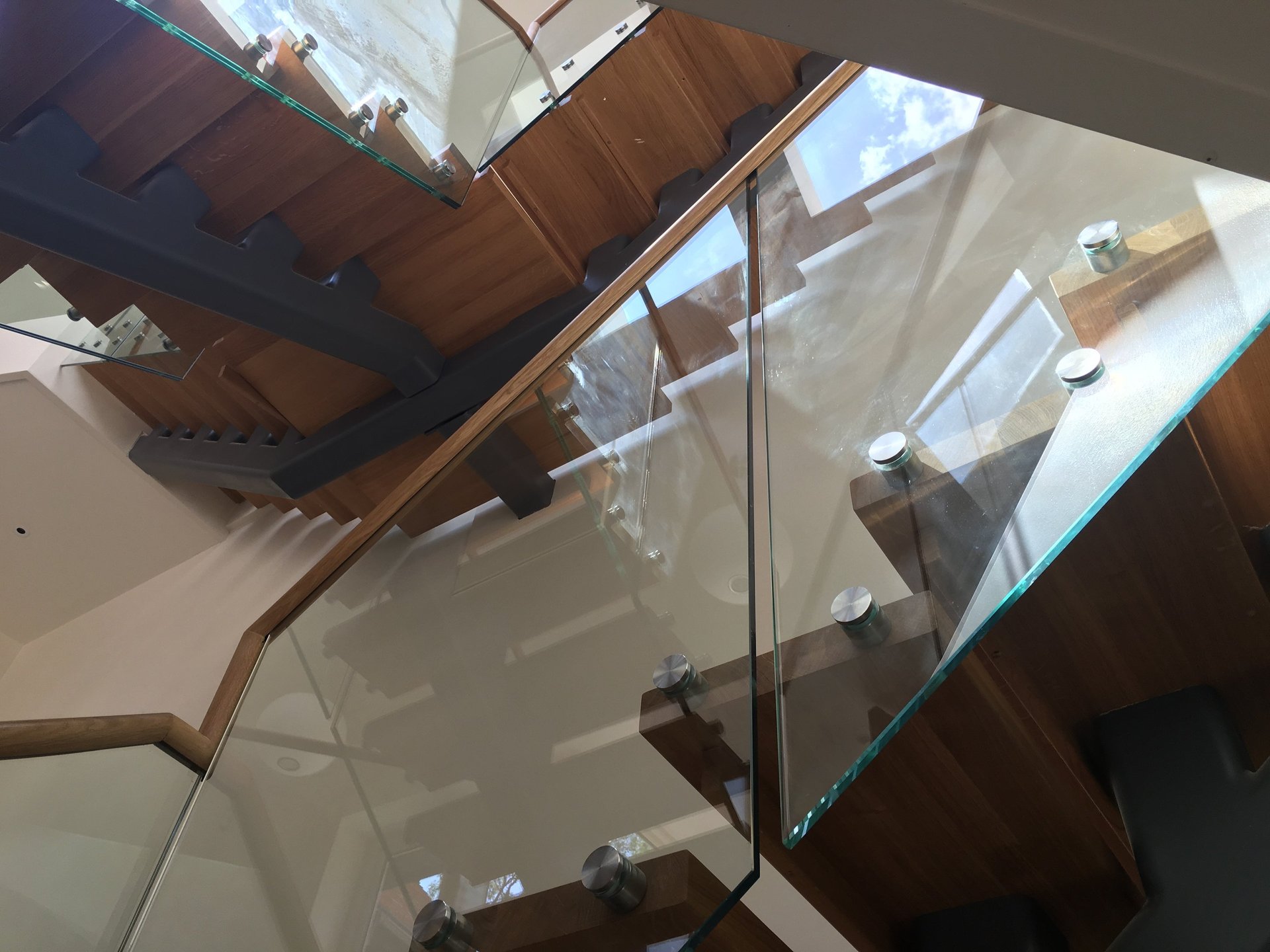 black and white bed linen