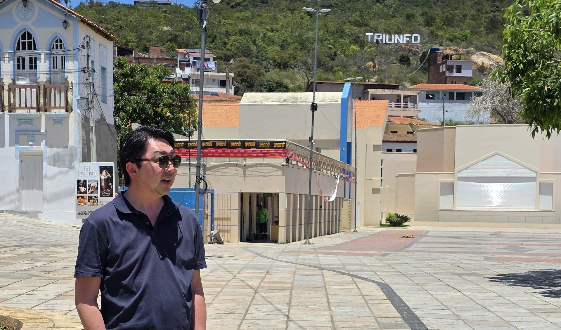 black and brown leather padded tub sofa