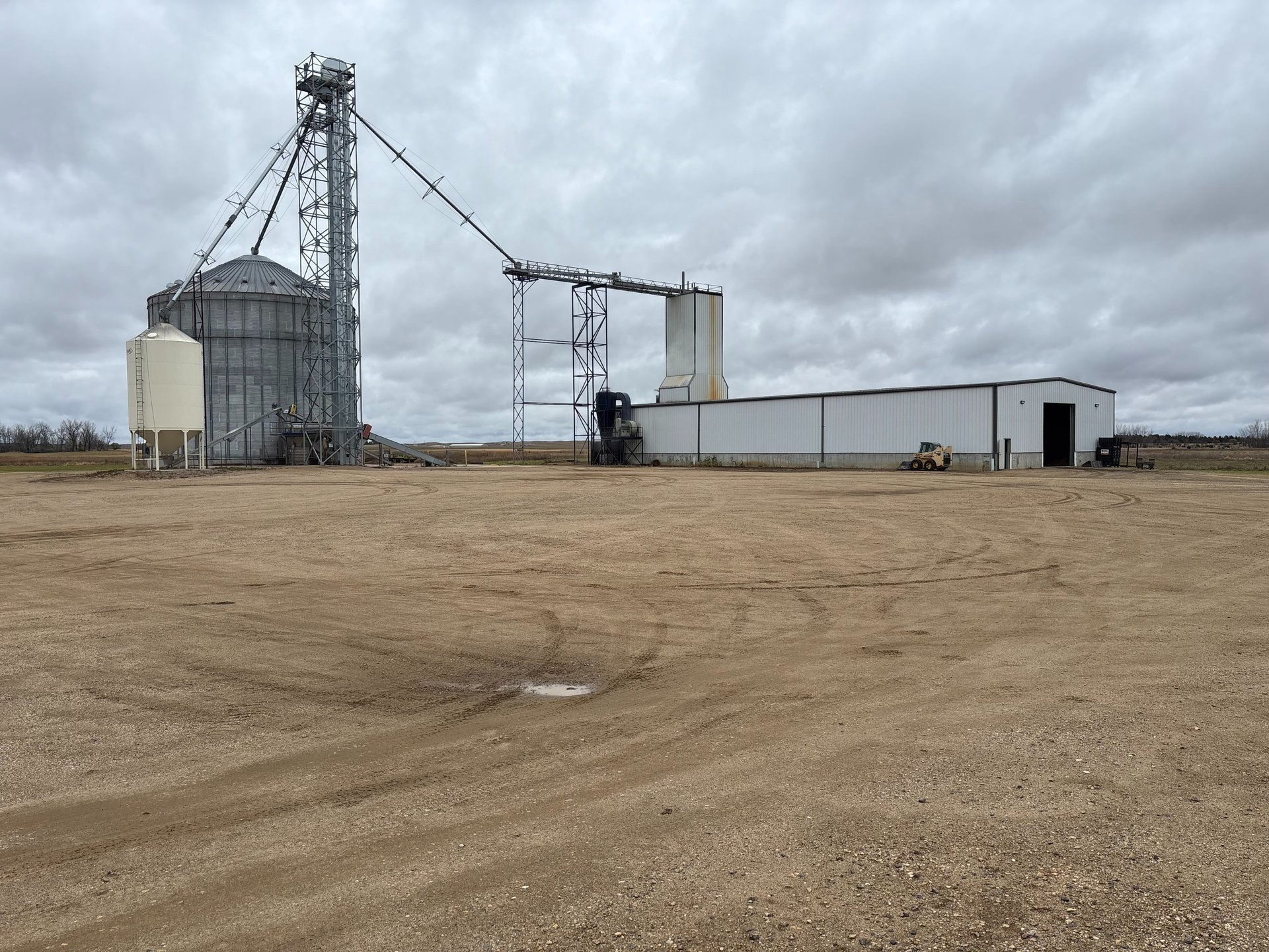 black and brown leather padded tub sofa