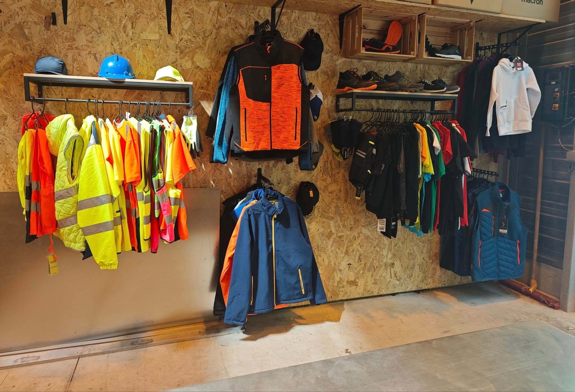 a bathroom with a toilet, sink, and bathtub