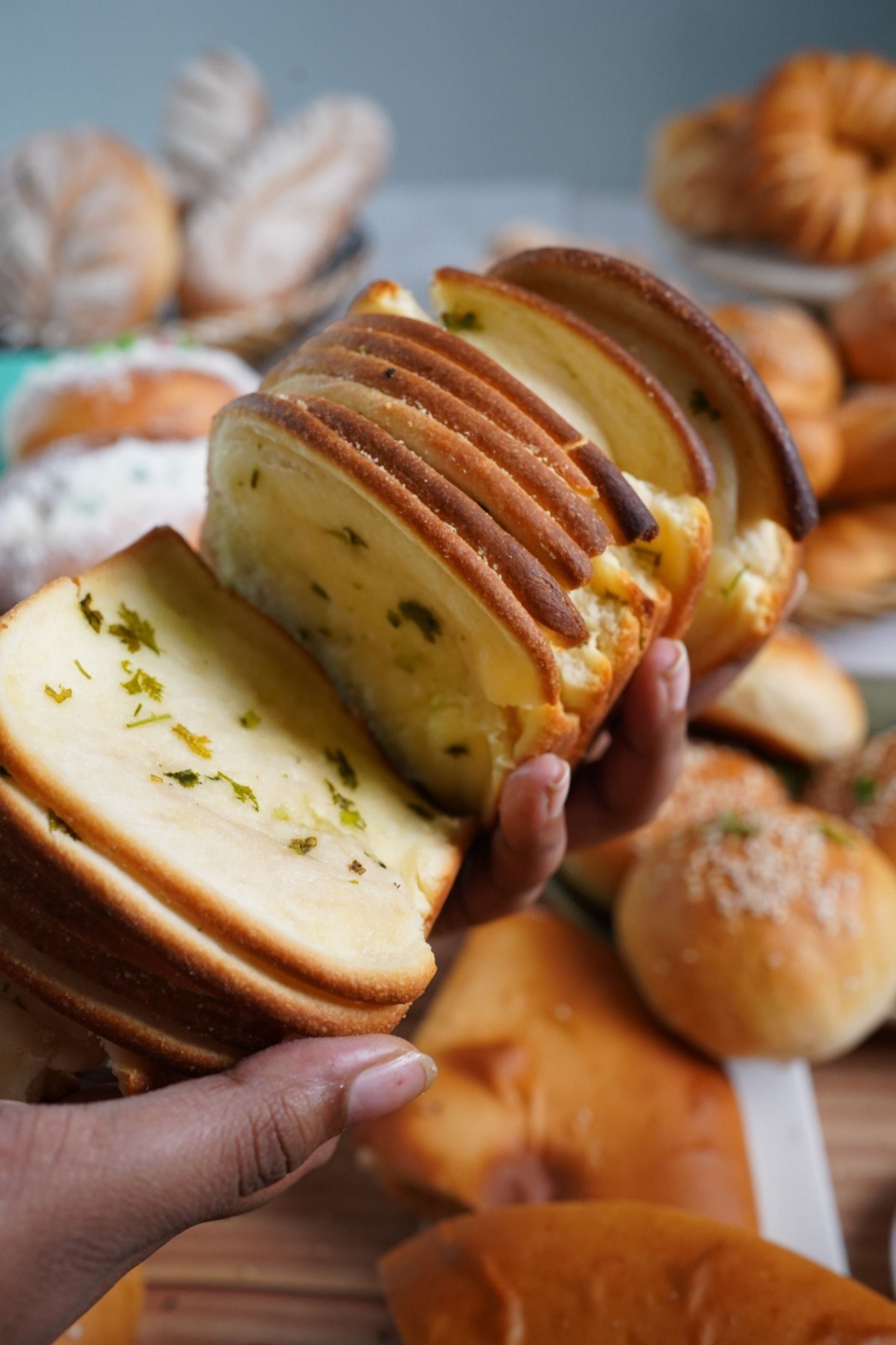 black and white bed linen