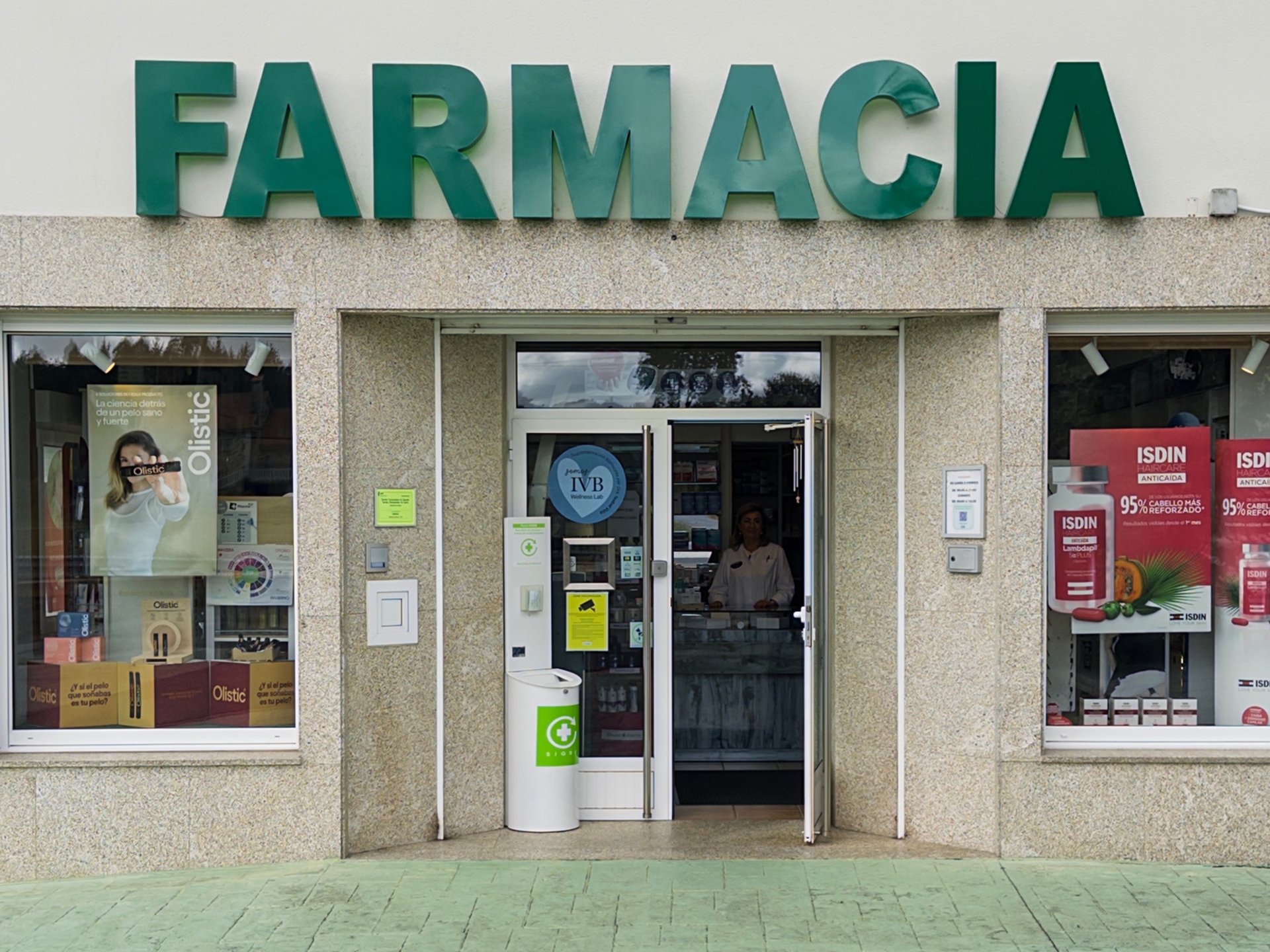 black and brown leather padded tub sofa