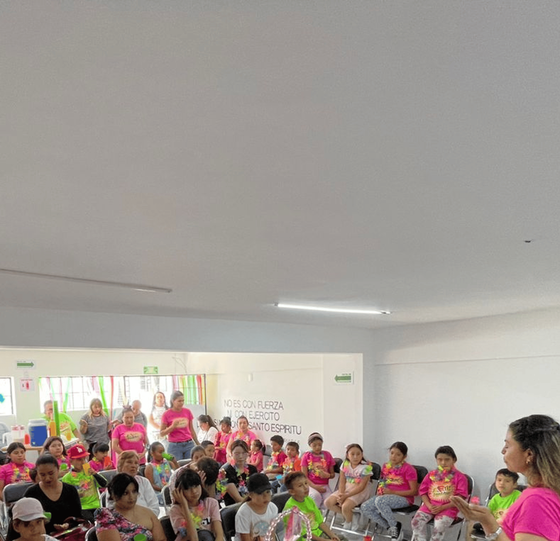 gray computer monitor